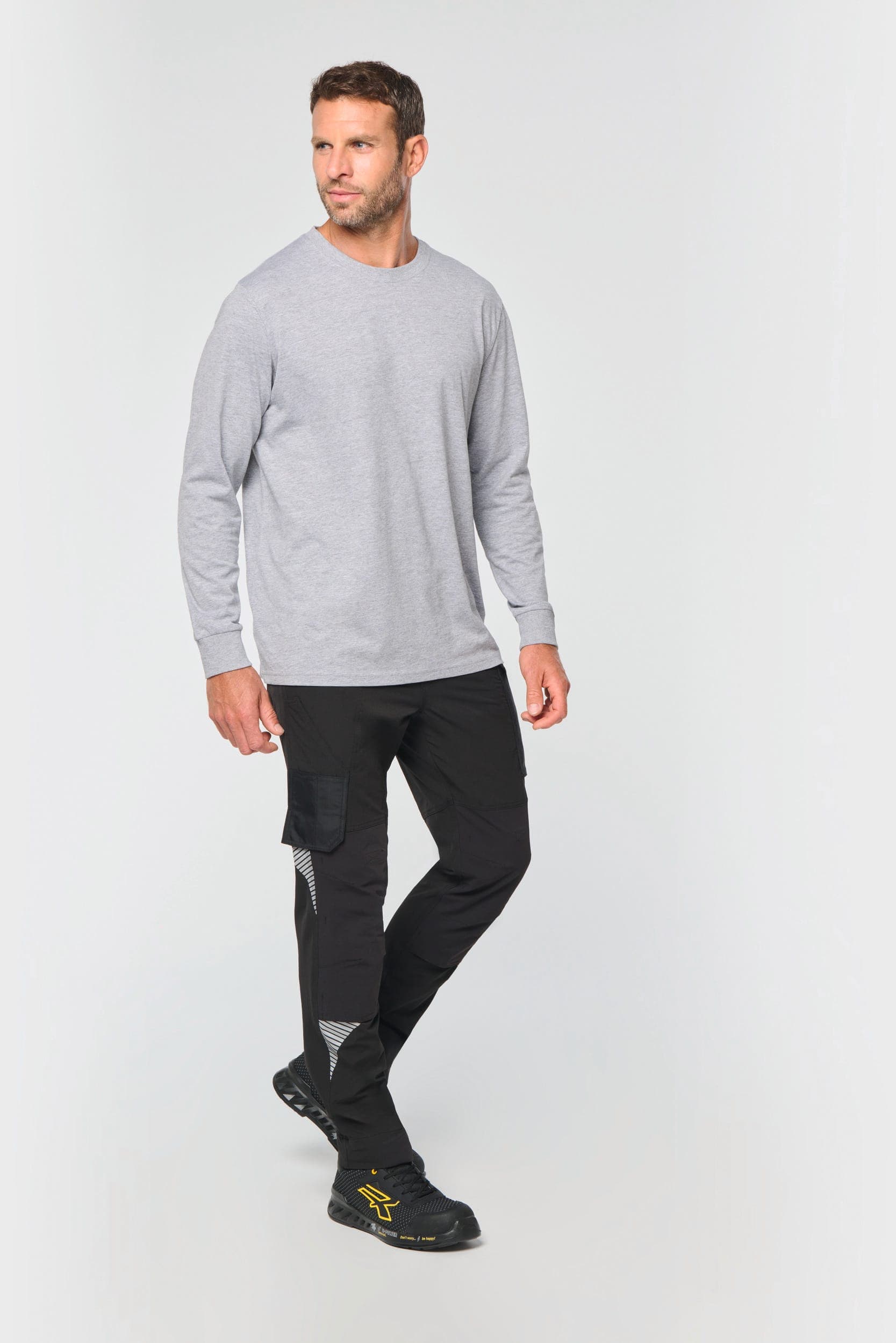 Pantalon stretch recyclé multipoches unisexe en situation