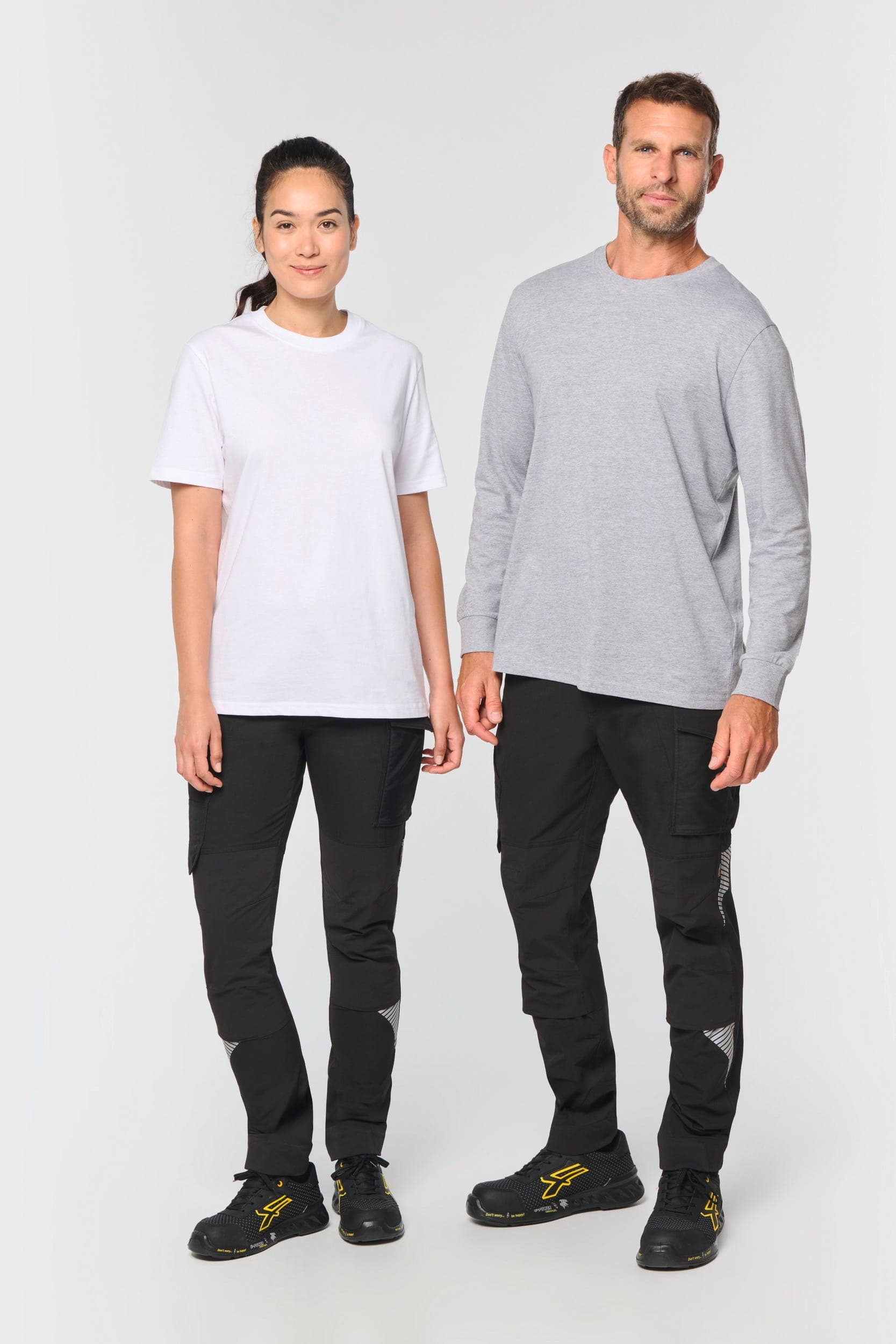 Pantalon stretch recyclé multipoches unisexe en situation