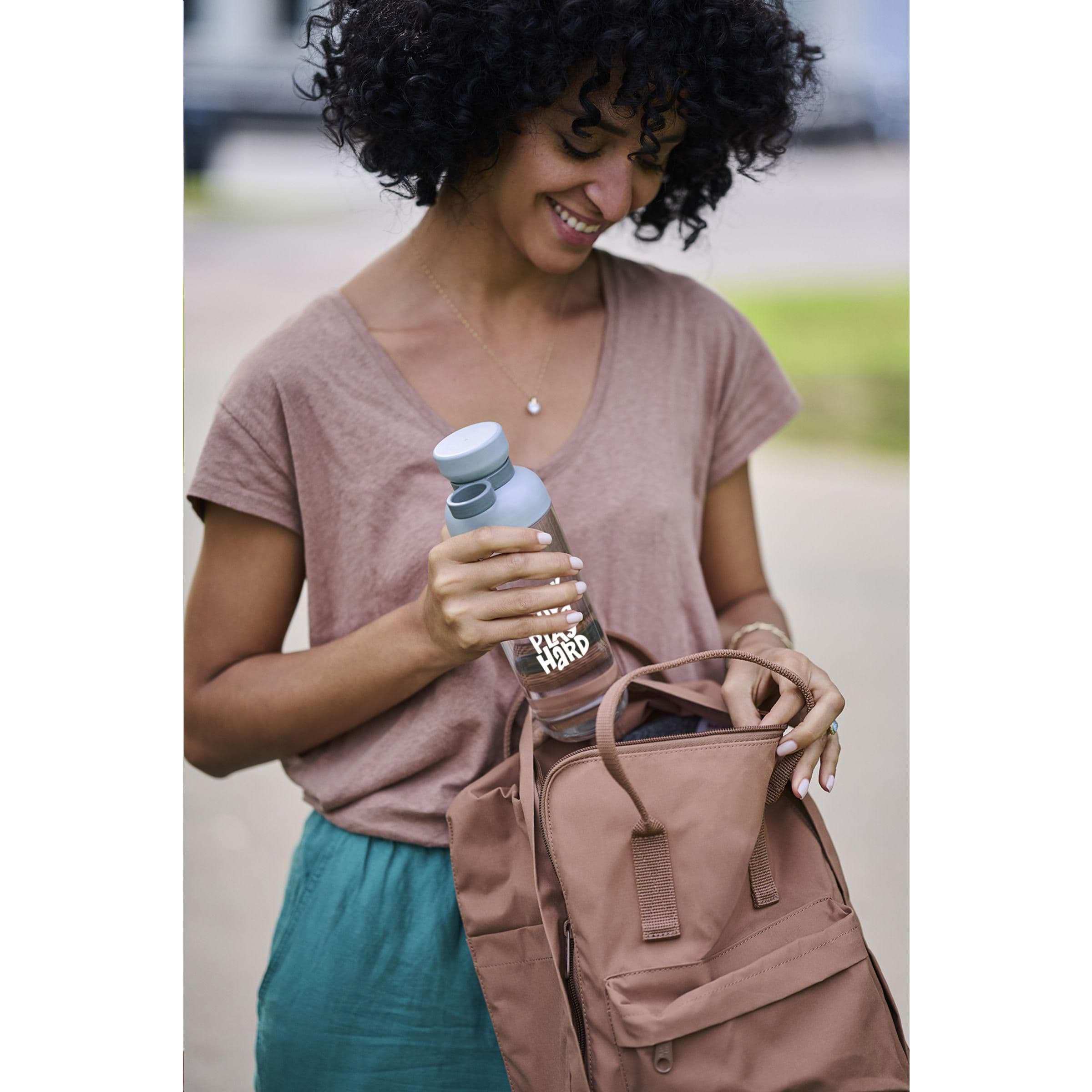 Bouteille d'eau Mepal Vita 700 ml en situation
