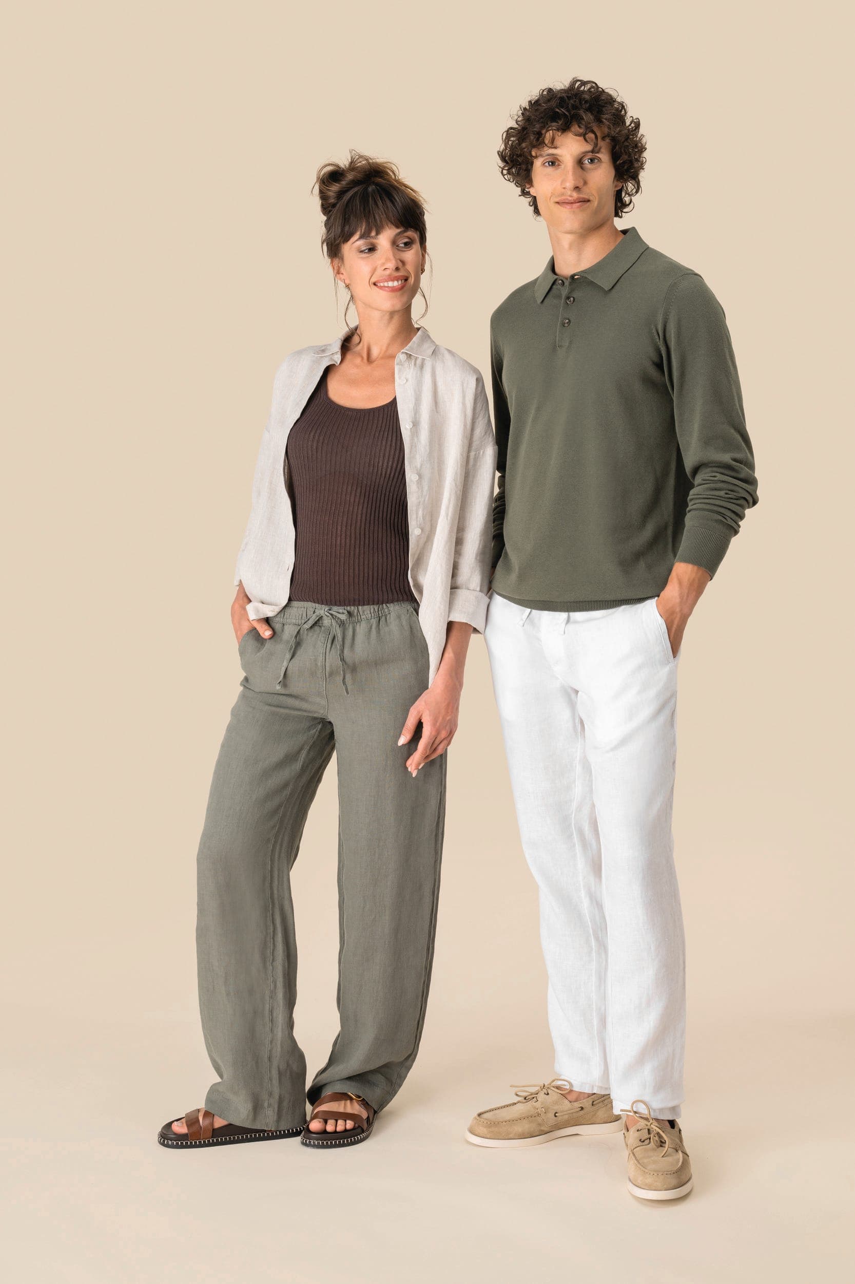 Pantalon délavé en lin homme en situation