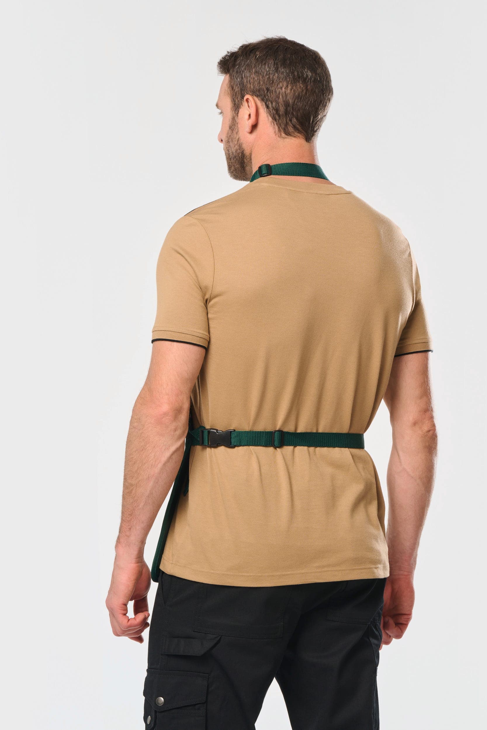 Tablier de jardinier imperméable écoresponsable unisexe en situation