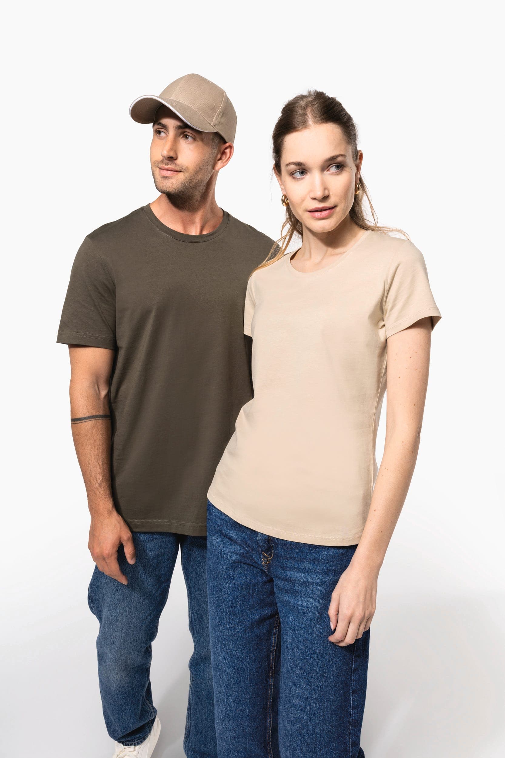 T-shirt col rond manches courtes femme en situation