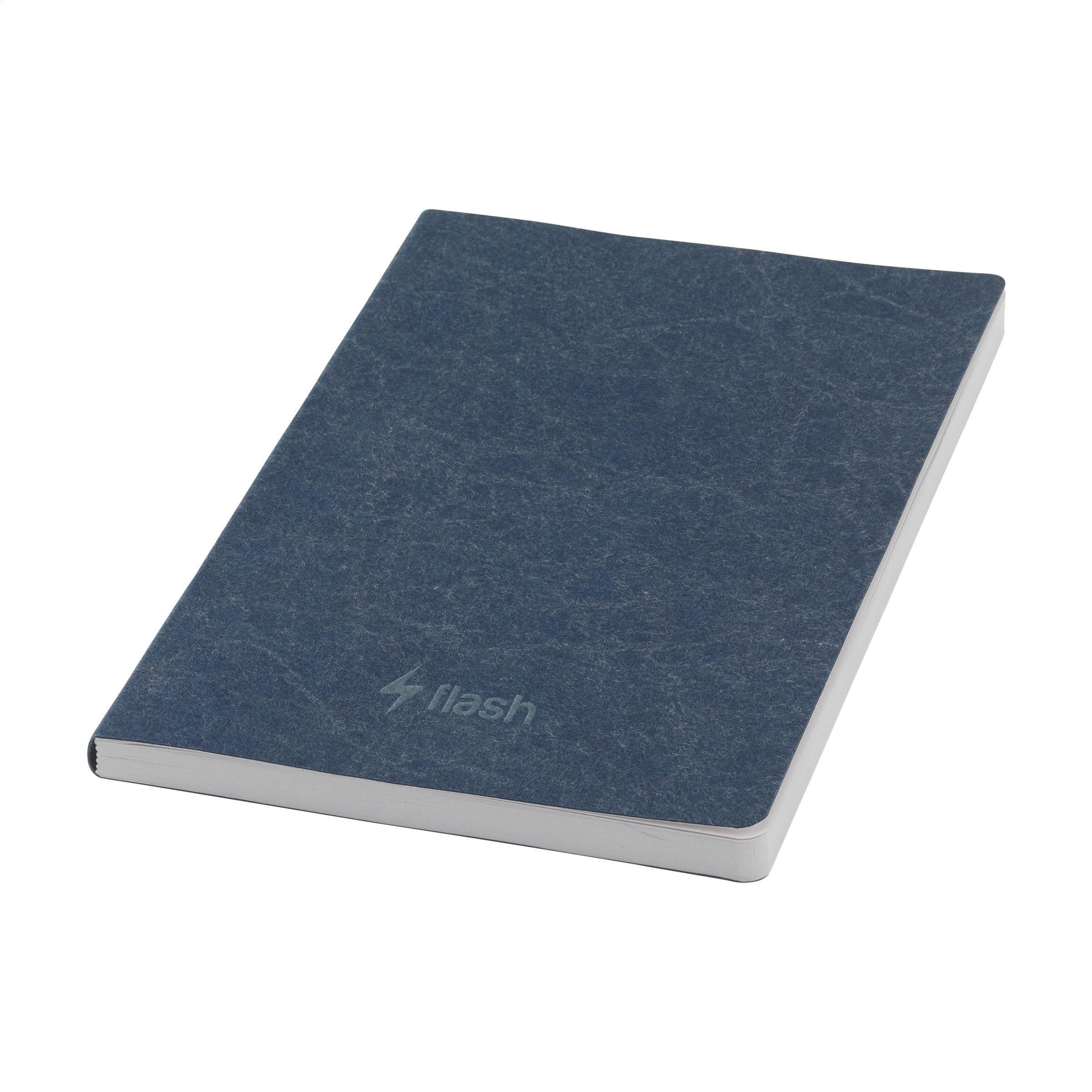 Carnet de notes GRS couverture kraft lavable A5 en situation