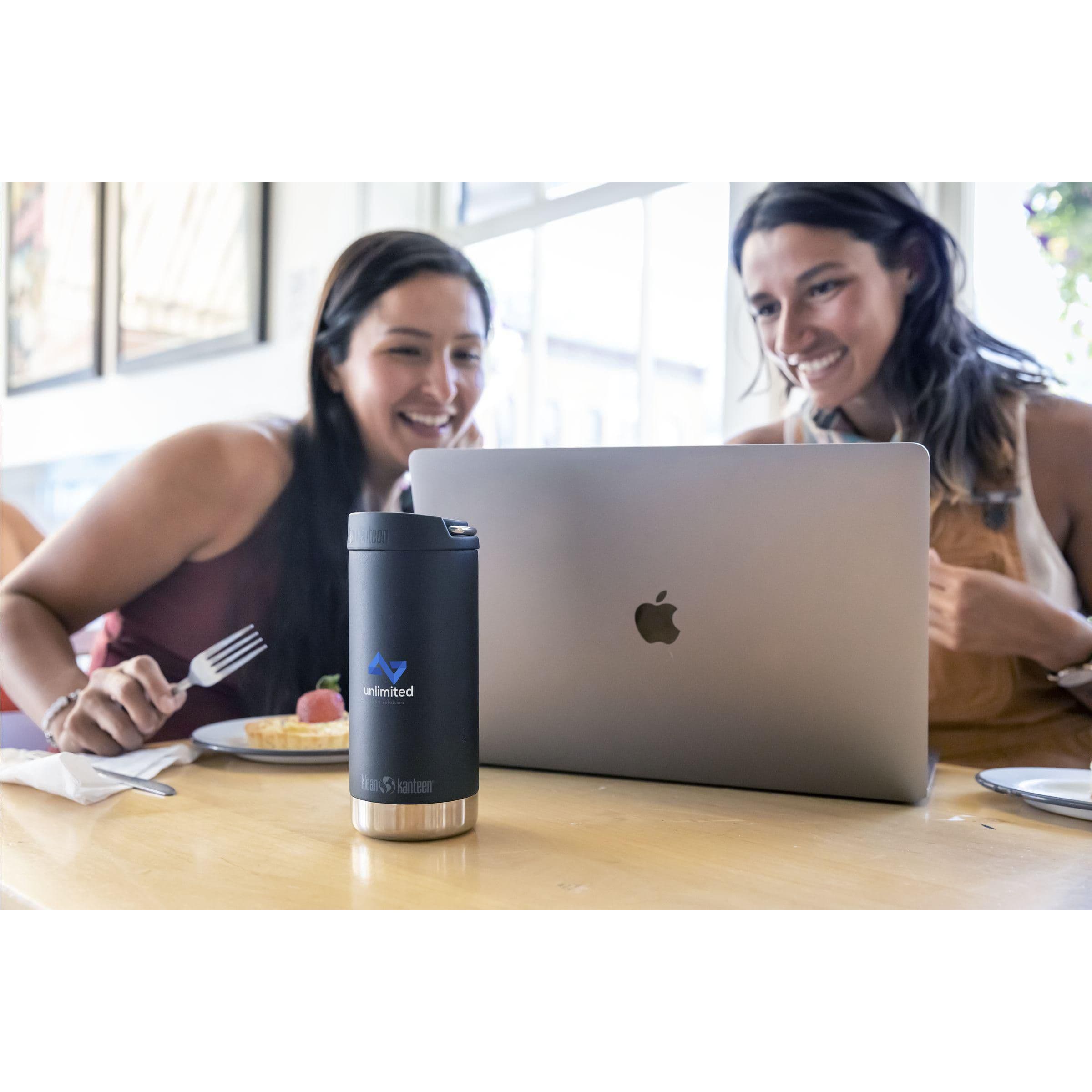 Mug isotherme Klean Kanteen TK Wide recyclé 355 ml en situation