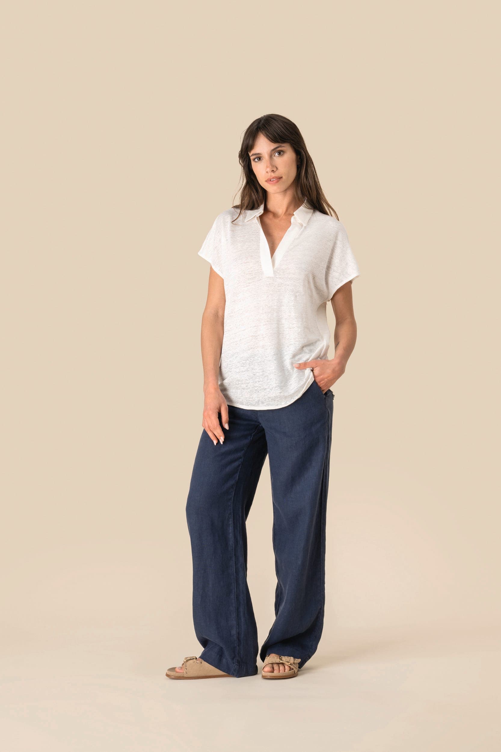 Polo en lin femme en situation