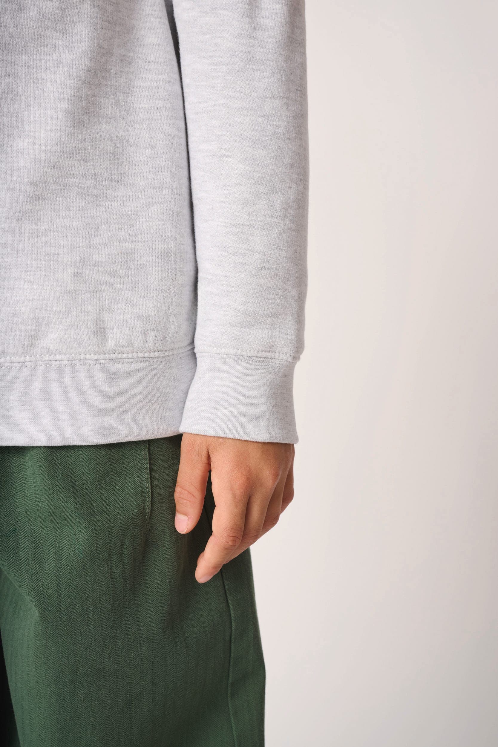 Sweat-shirt col rond enfant en situation