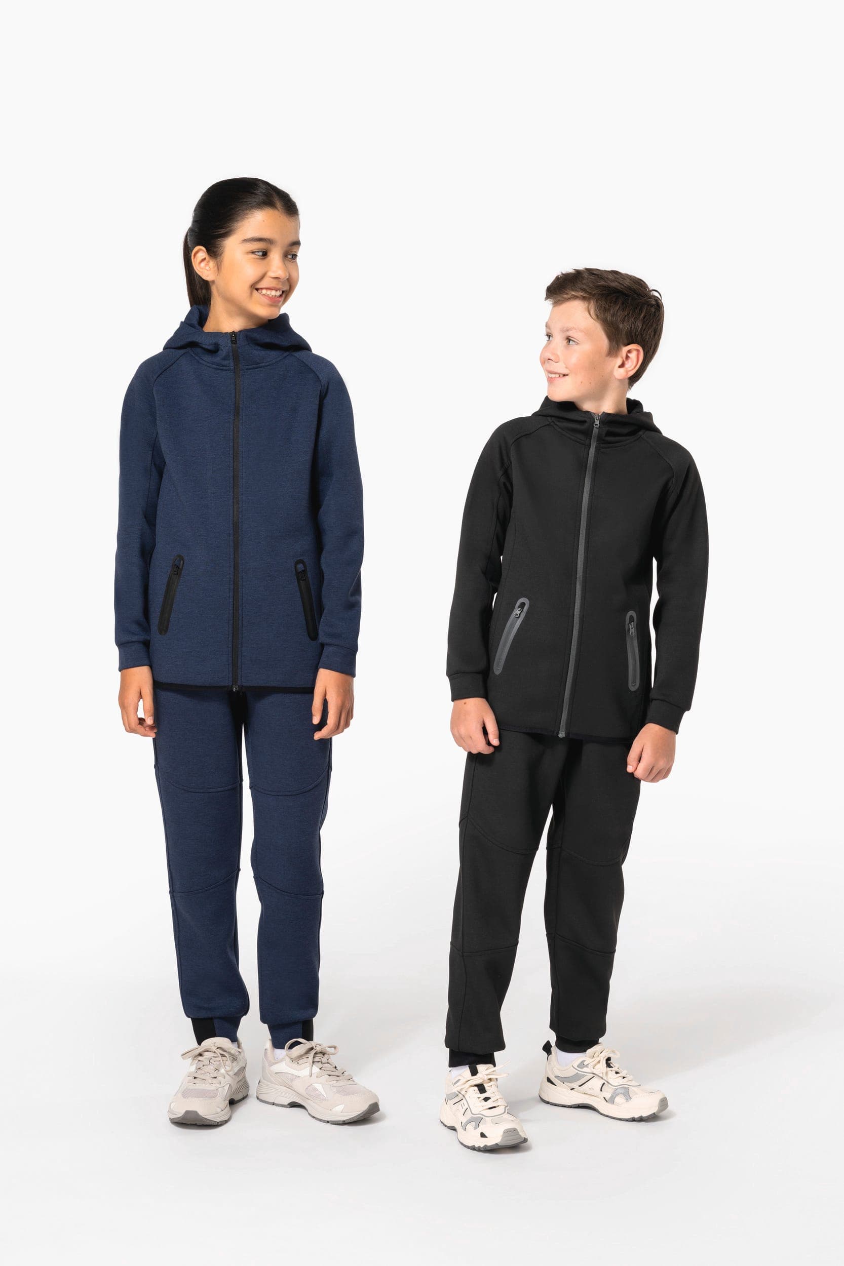 Veste à capuche performance enfant en situation