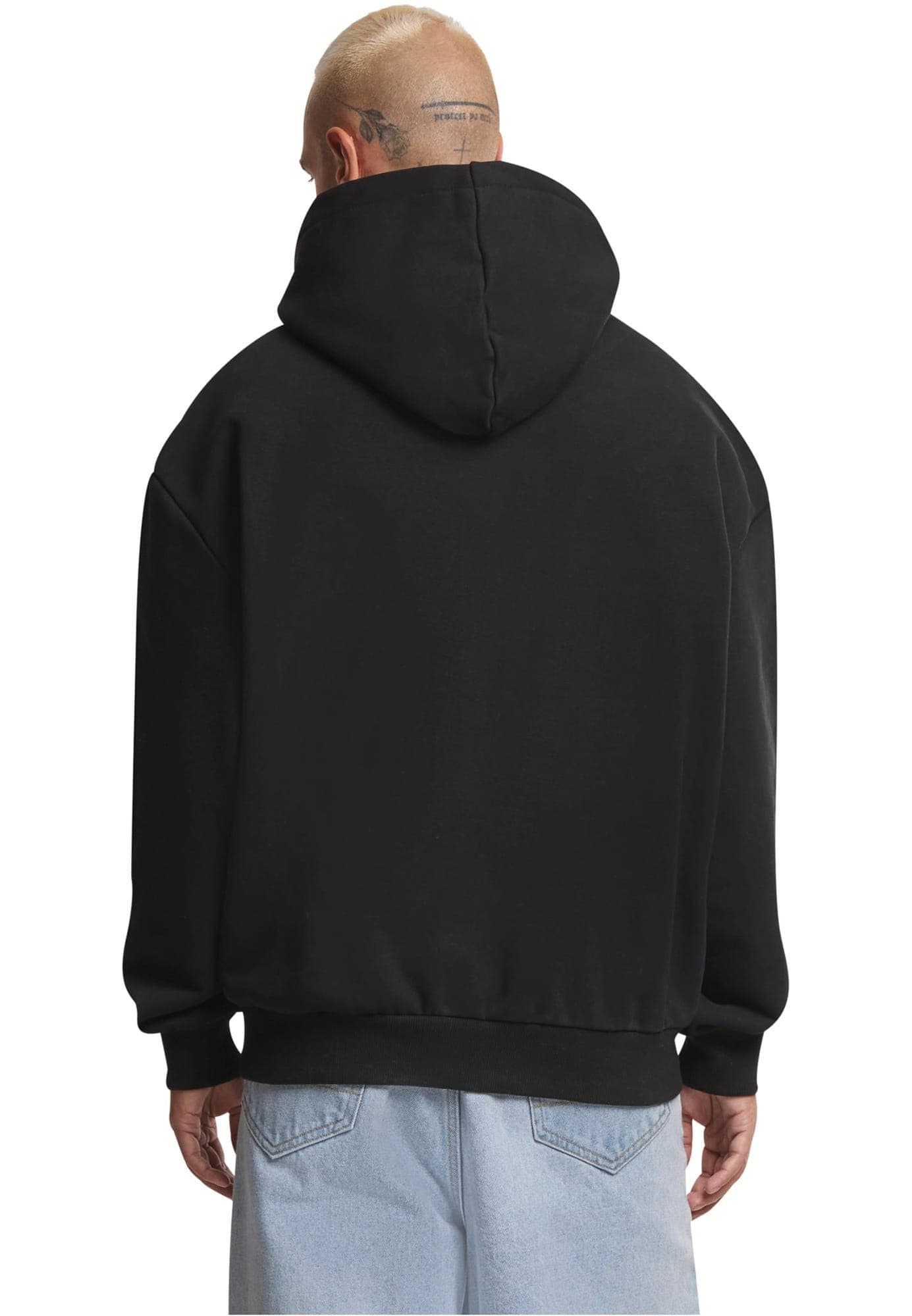 Sweat à capuche oversize en situation