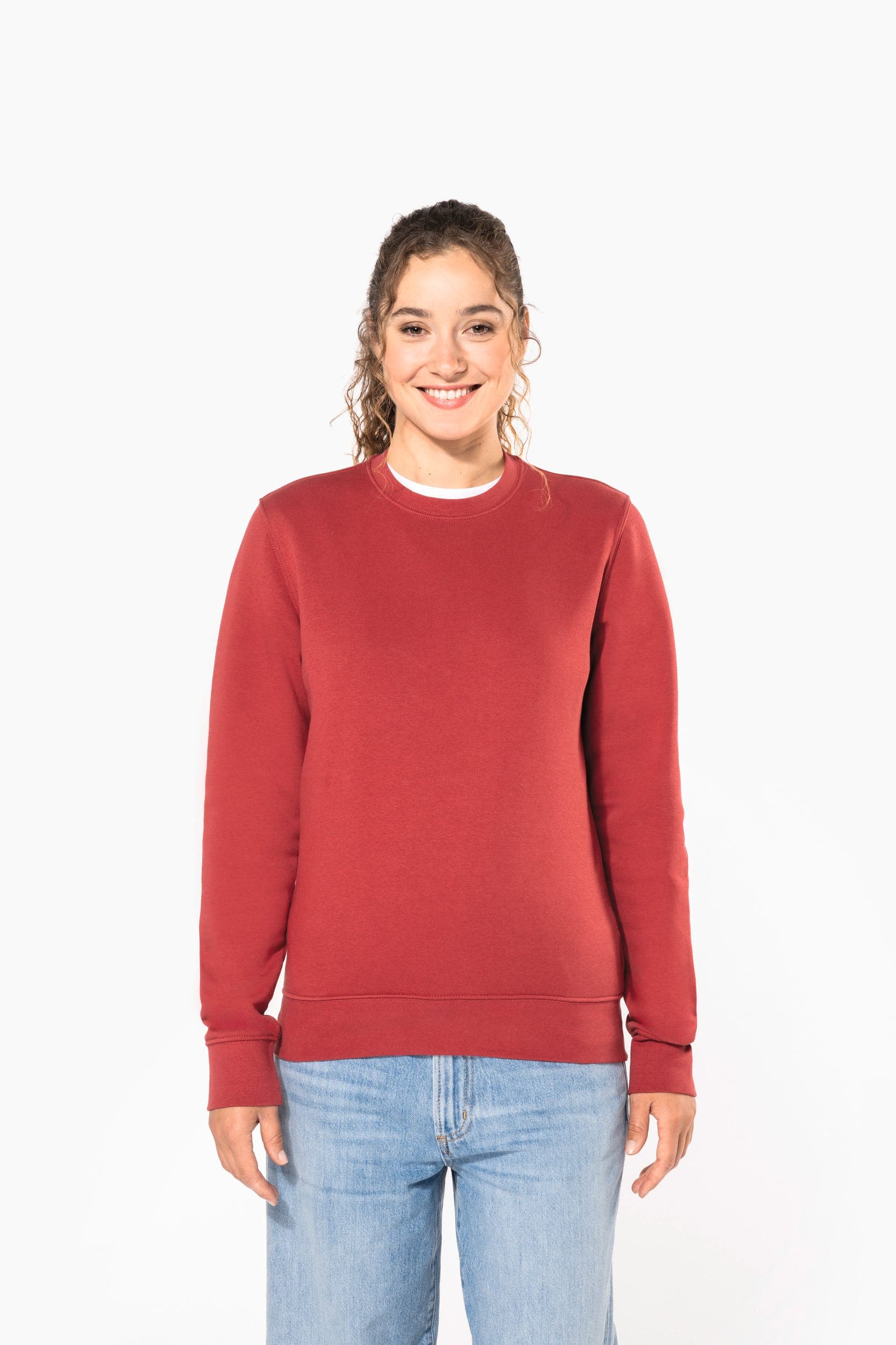 Sweat-shirt écoresponsable col rond unisexe en situation