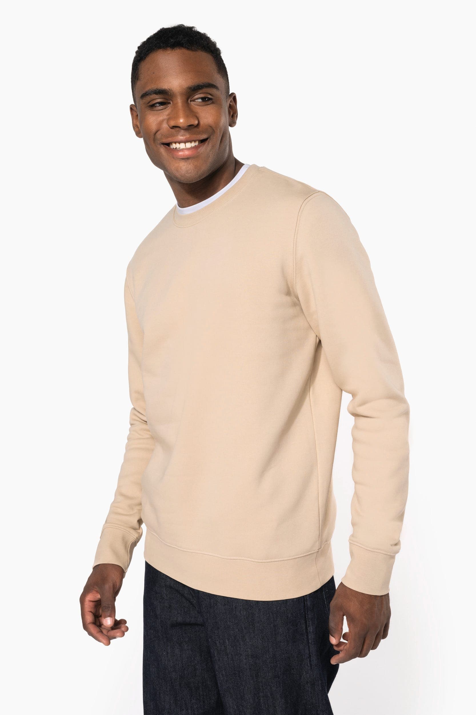 Sweat-shirt écoresponsable col rond unisexe en situation