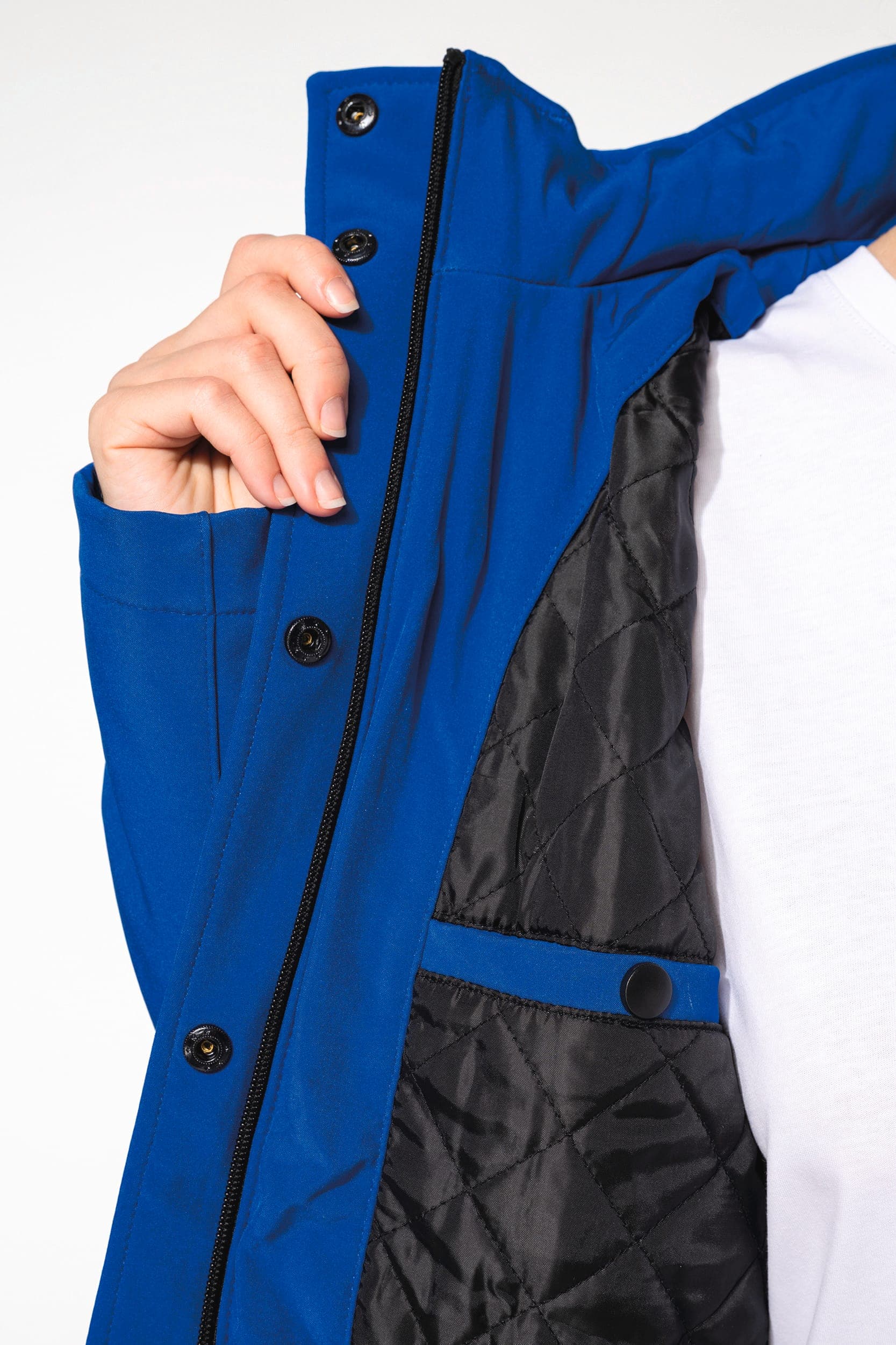 Parka softshell doublée capuche femme en situation