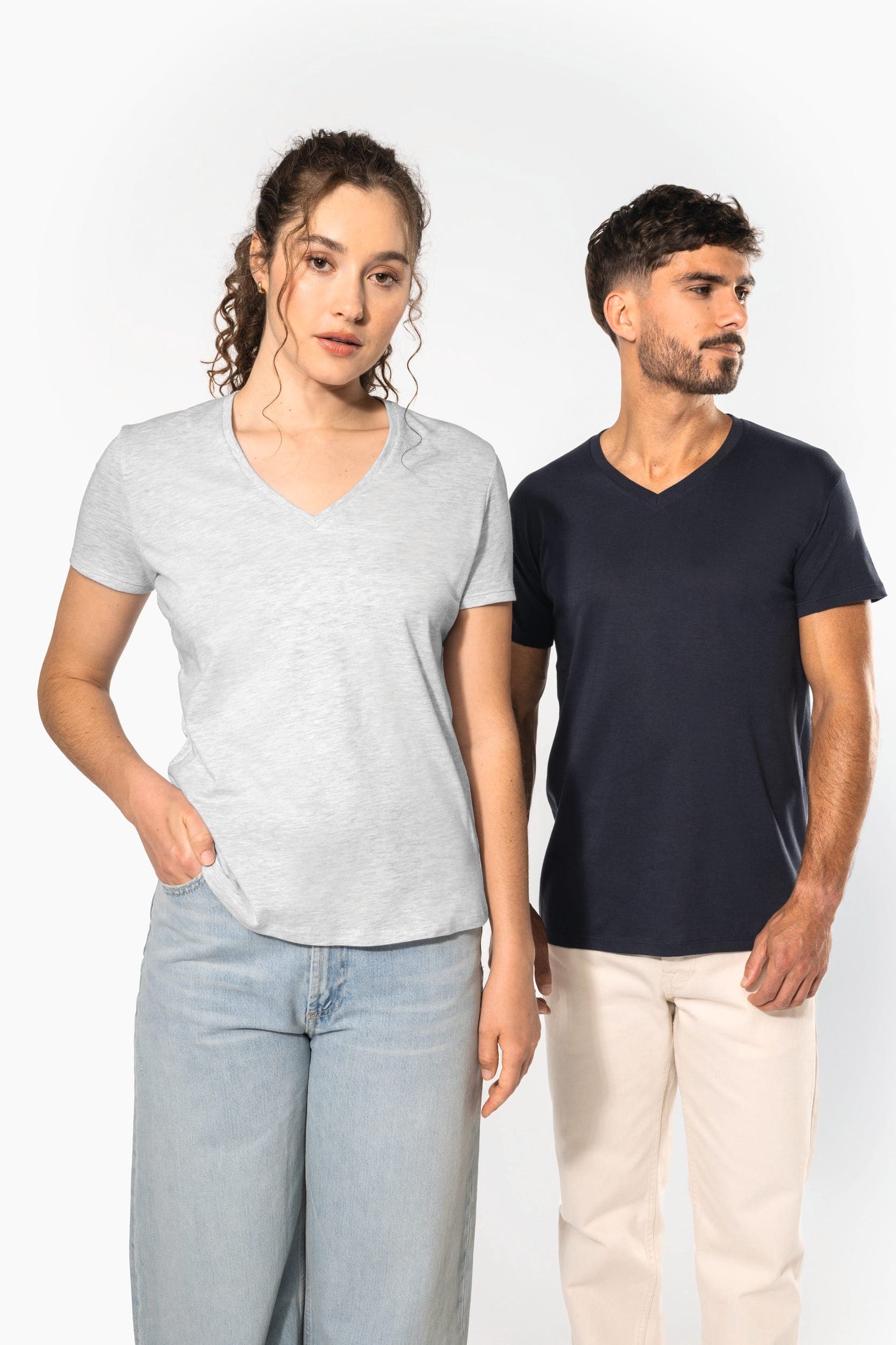 T-shirt BIO150 col V femme en situation