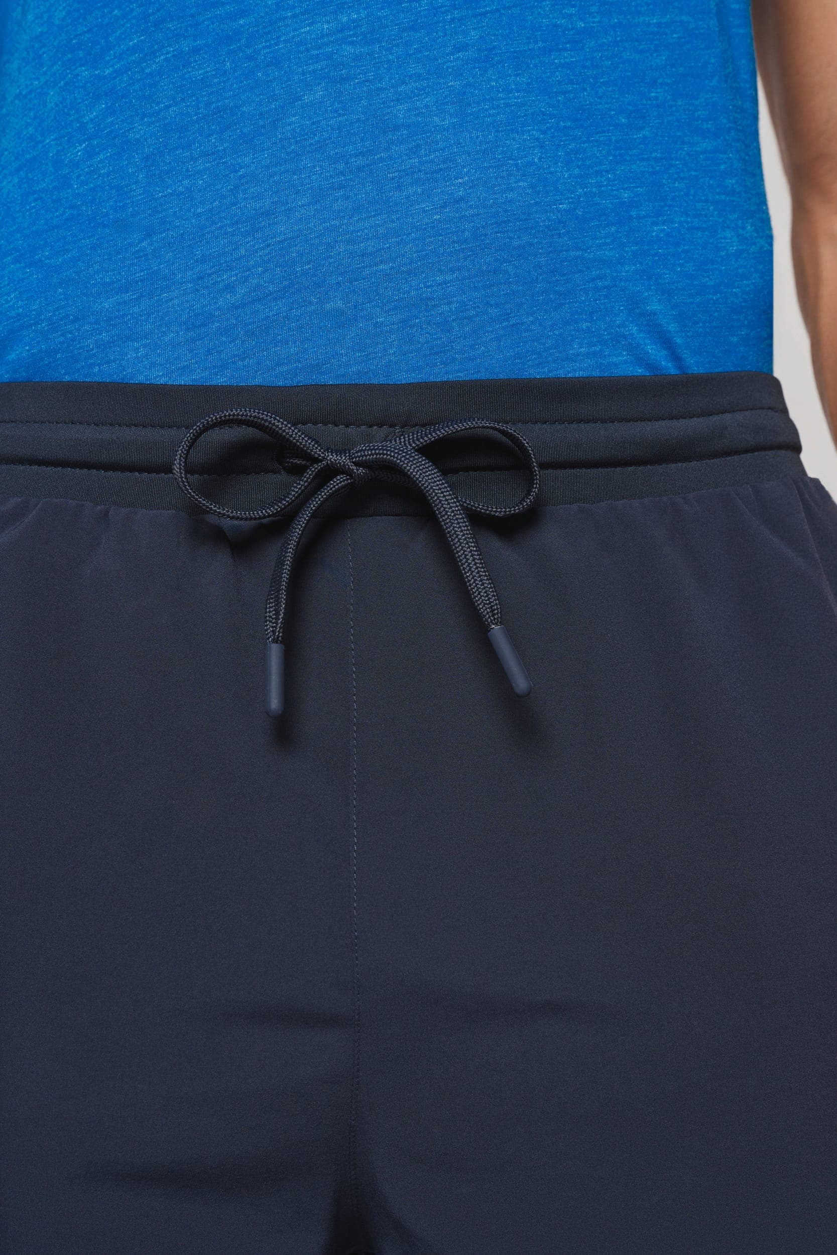 Short écoresponsable 2 en 1 avec sous short intégré homme en situation