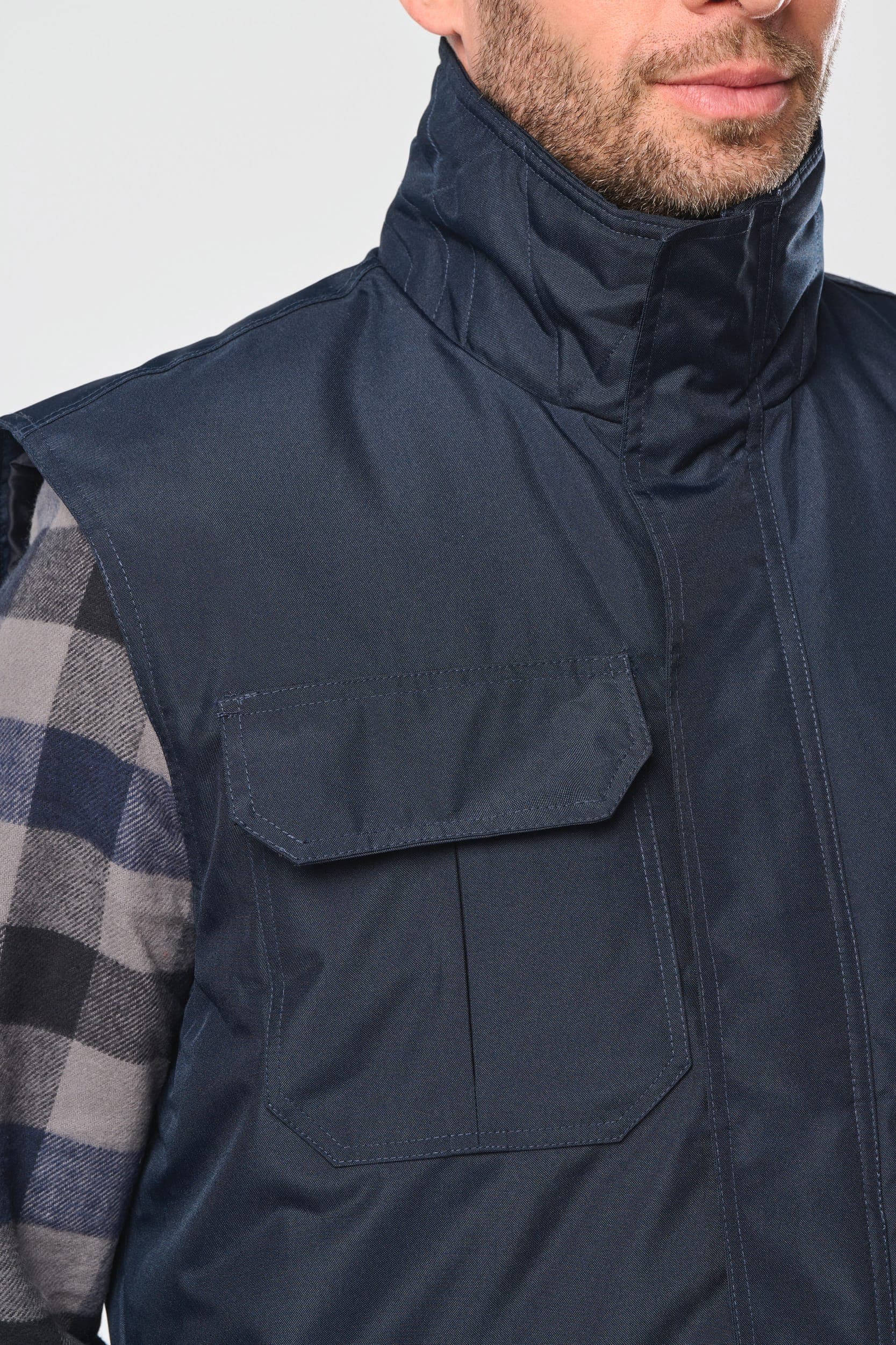 Worker > bodywarmer homme en situation