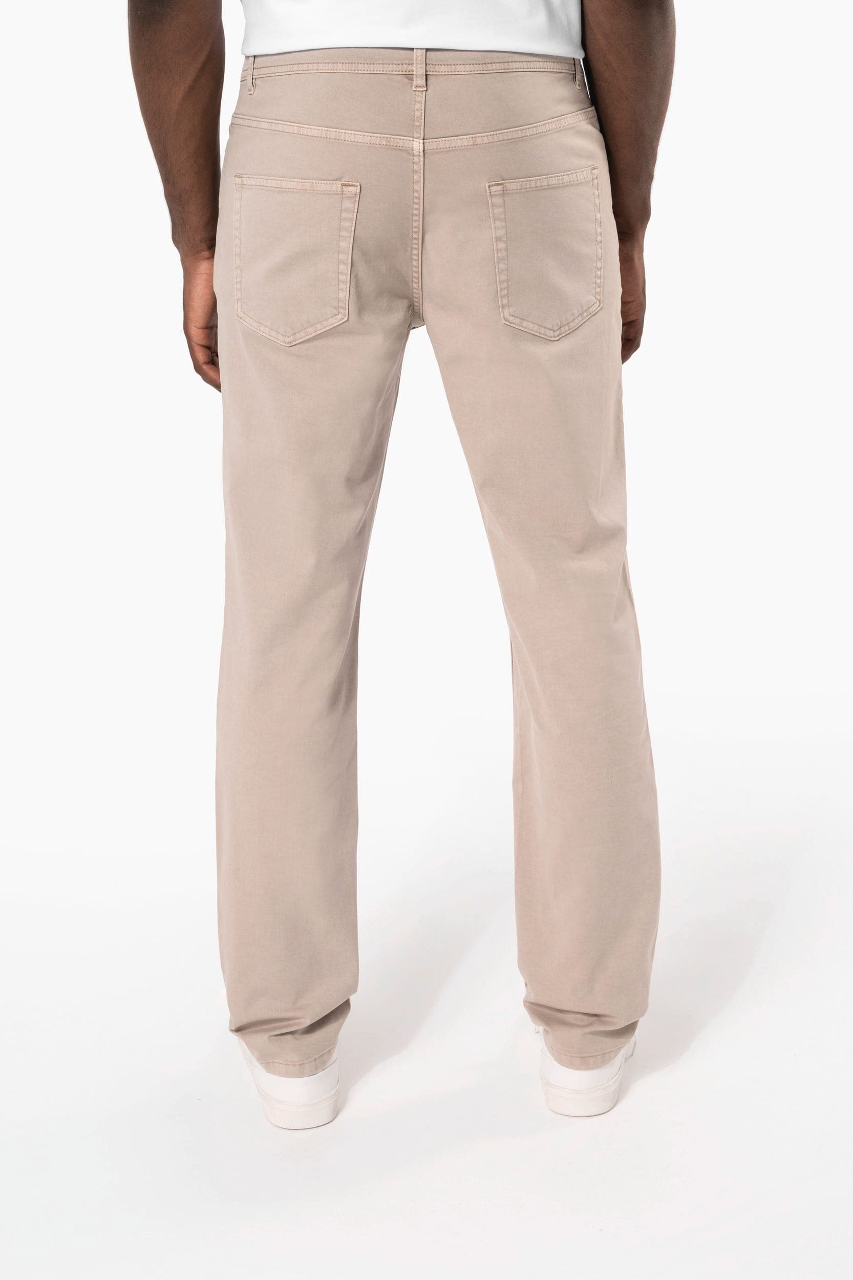Pantalon 5 poches homme en situation