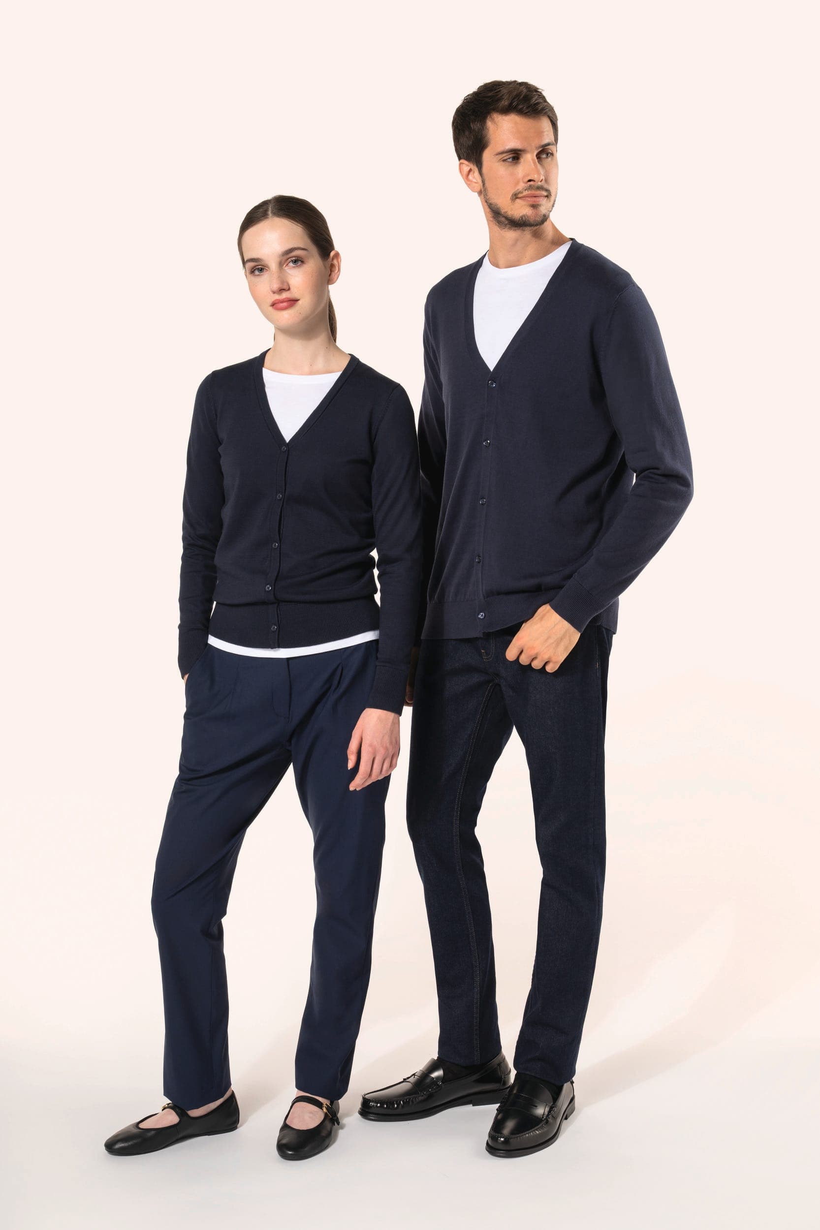 Cardigan Supima® homme en situation