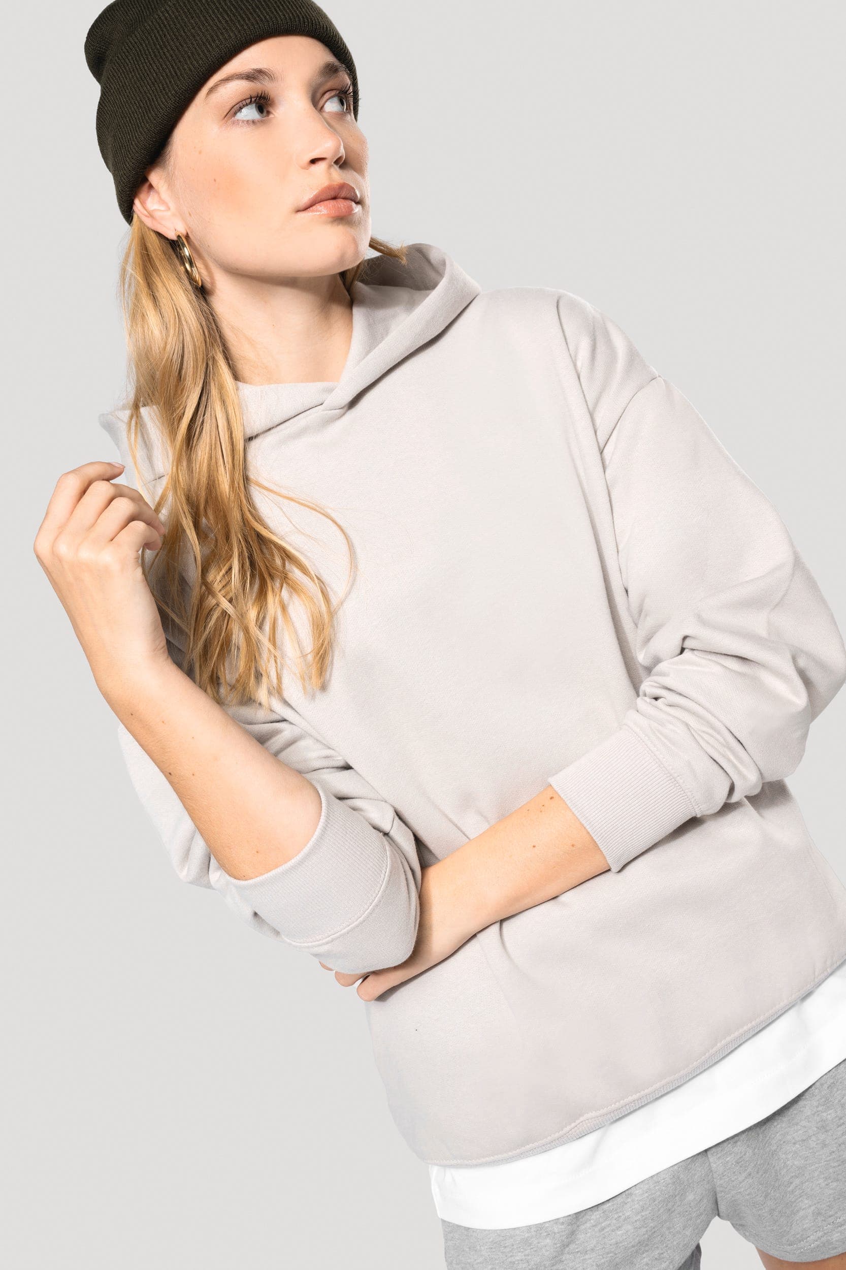 Sweatshirt à capuche molleton oversize unisexe en situation