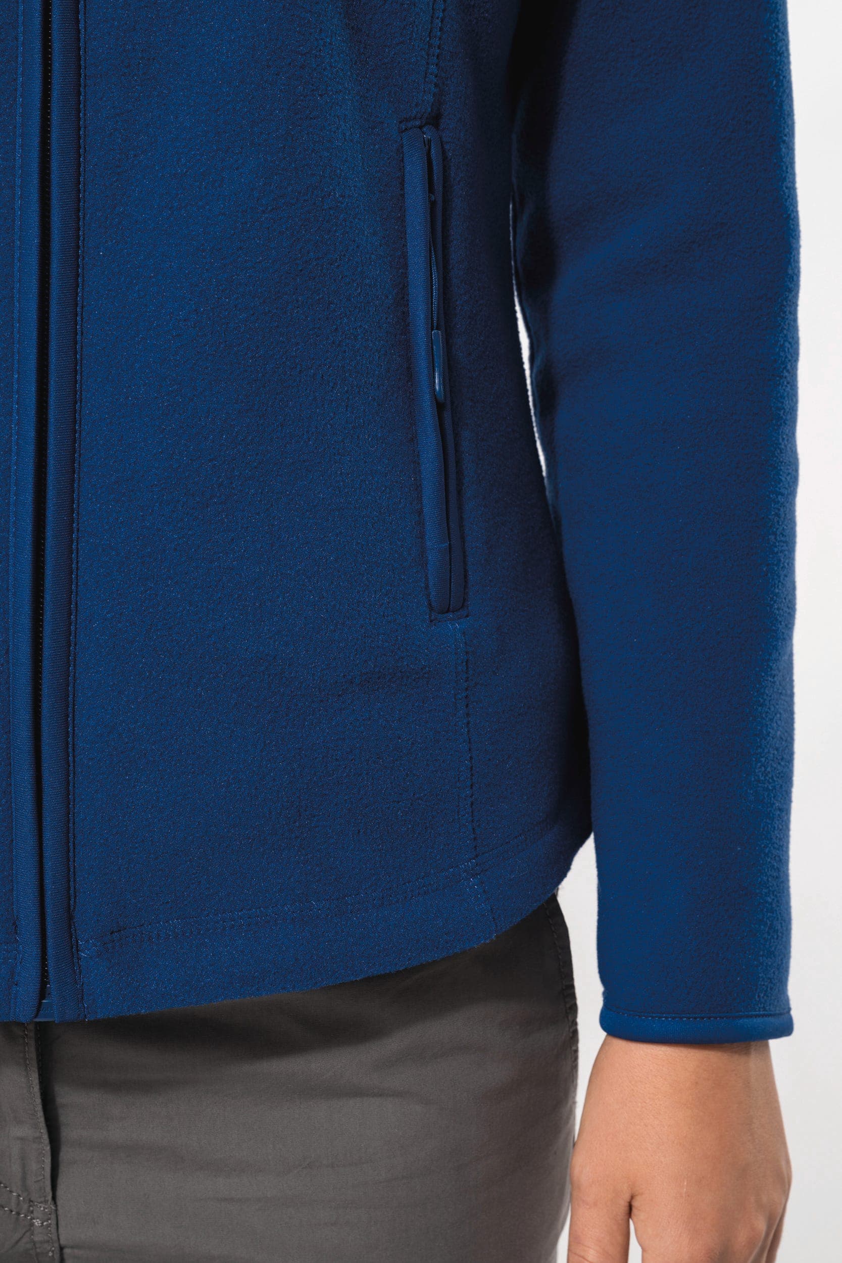 Veste micropolaire zippée femme en situation