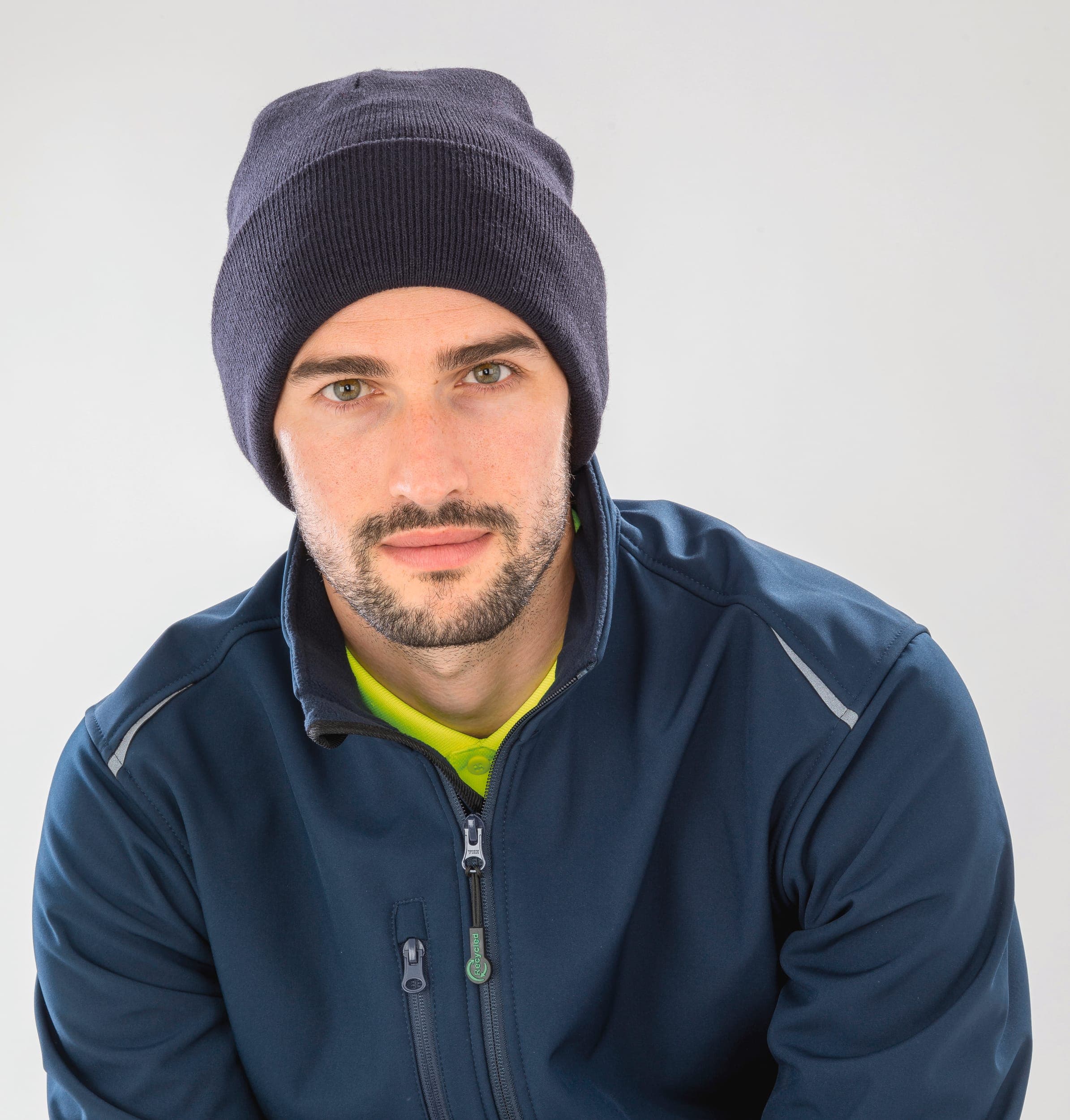 Bonnet en polyester recyclée en situation
