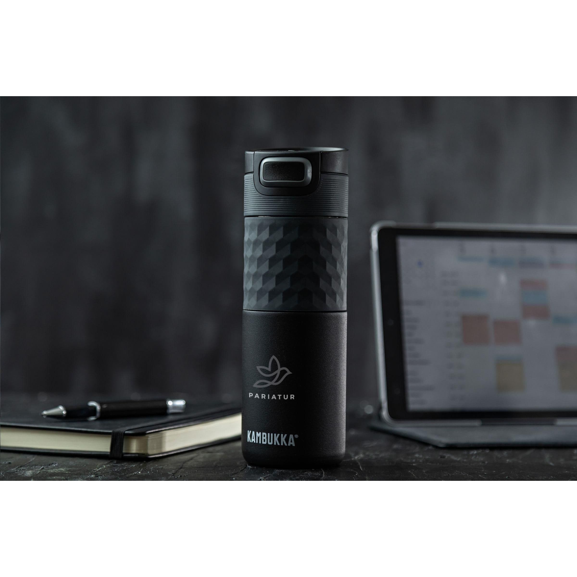 Gobelet thermos Kambukka® Etna Grip 500 ml en situation