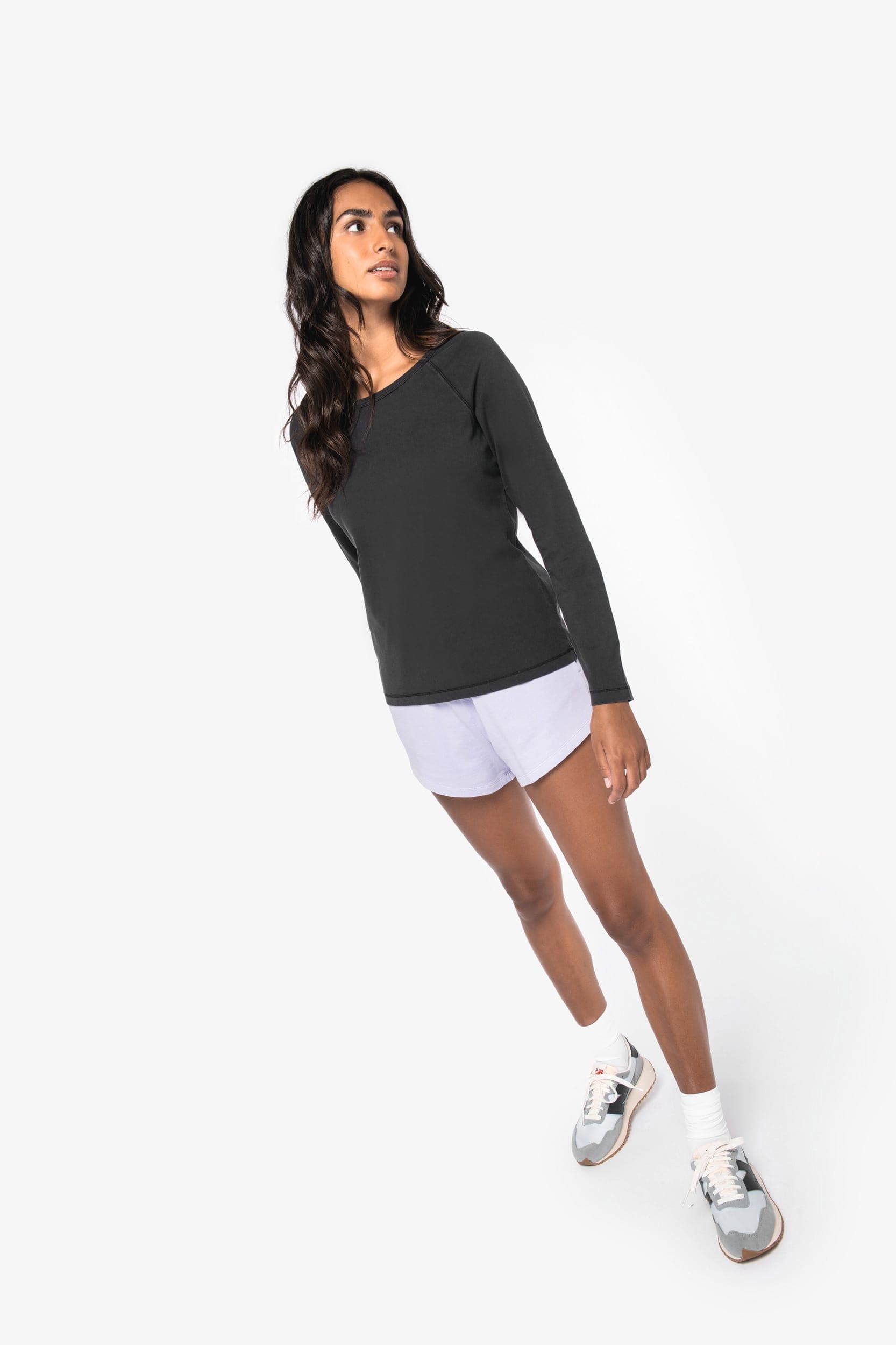 T-shirt écoresponsable raglan manches longues femme en situation