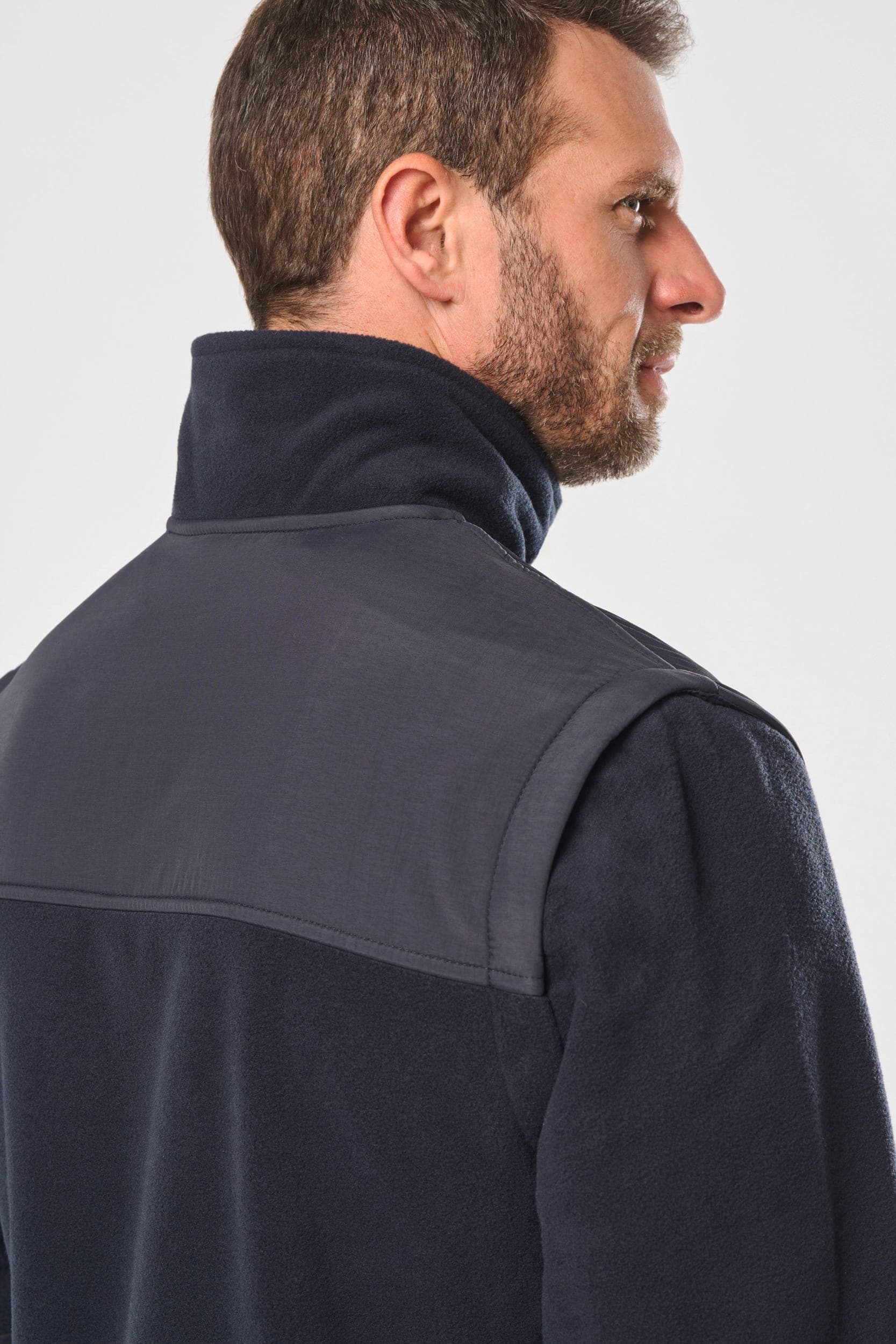 Veste polaire manches amovibles homme en situation