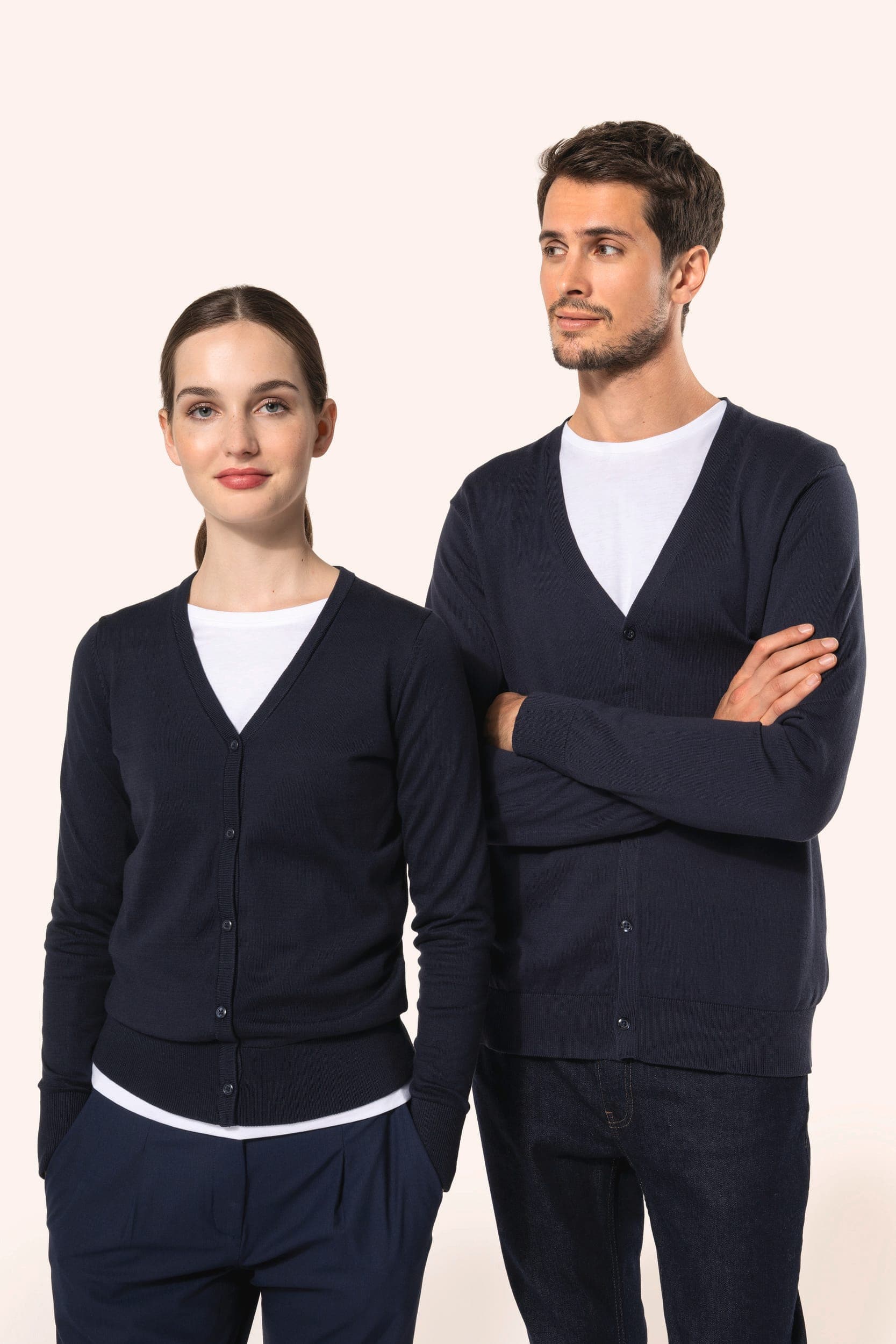 Cardigan Supima® homme en situation