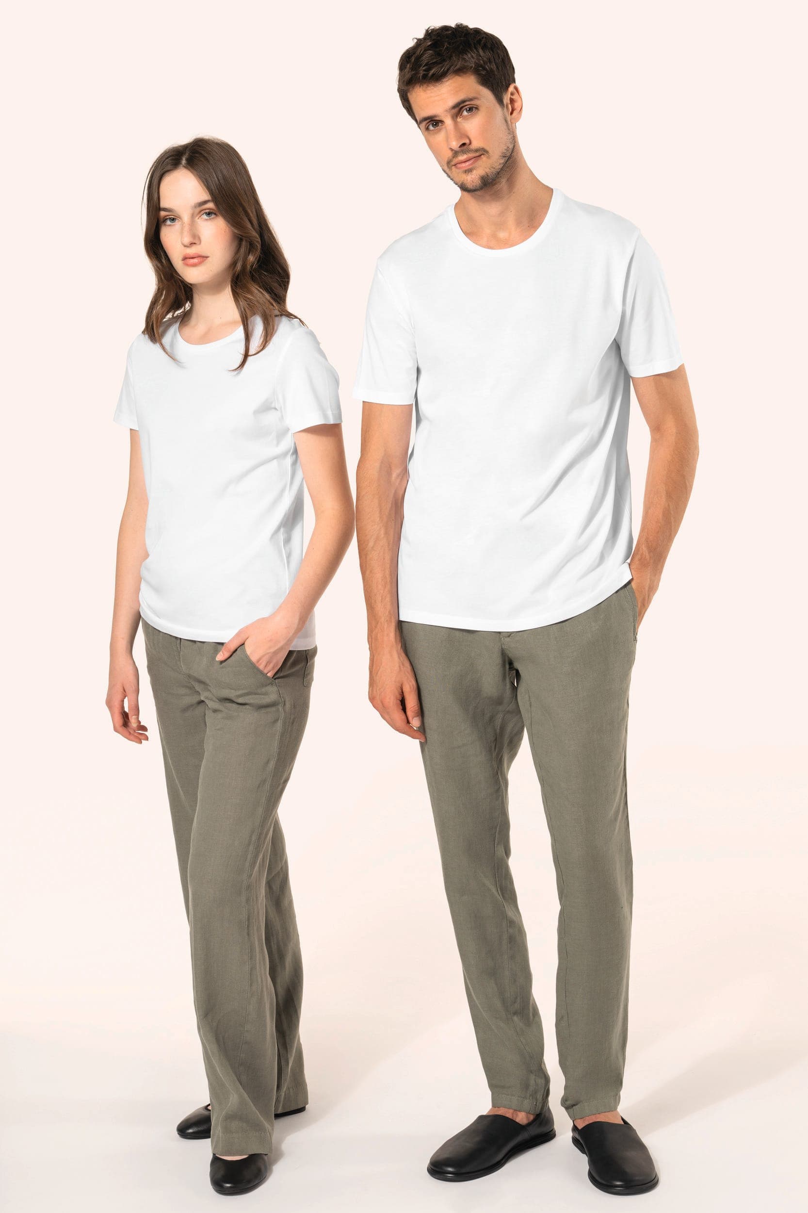 T-shirt Supima® col rond manches courtes femme en situation