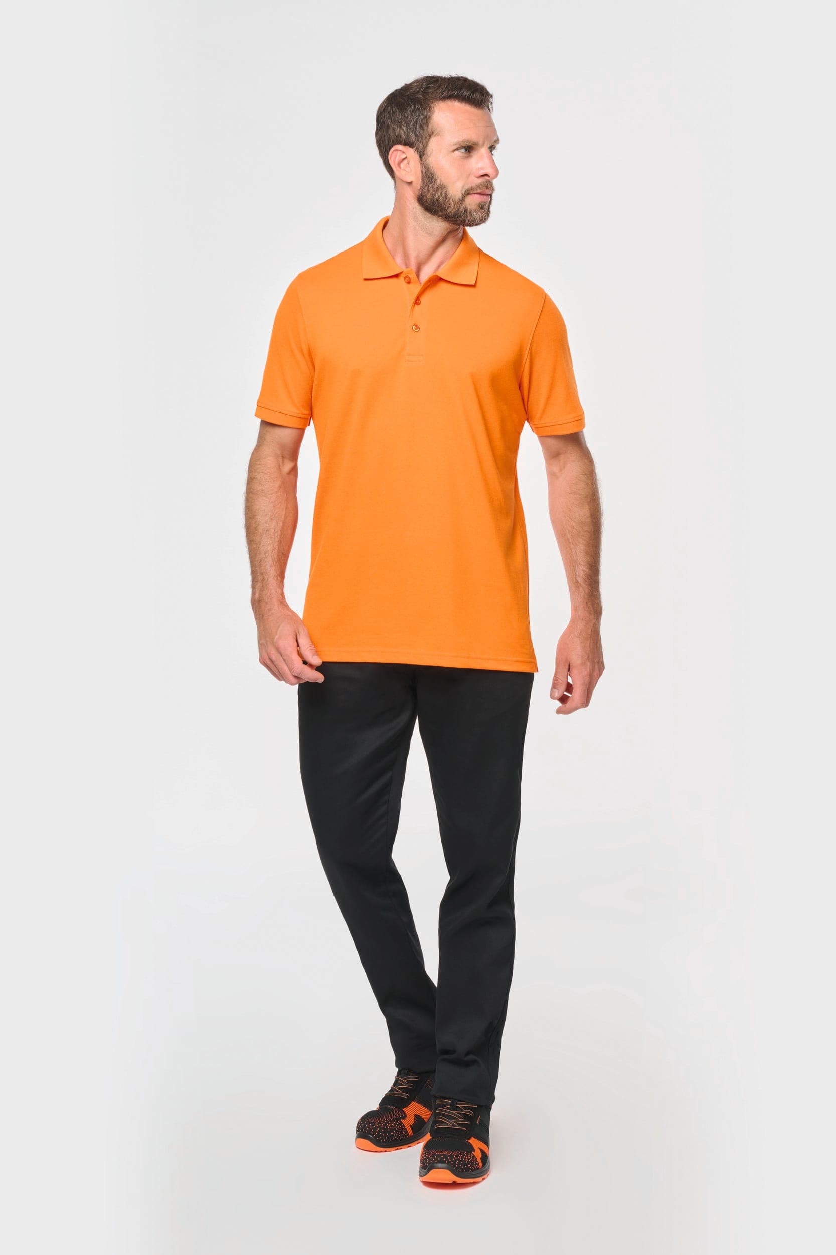 Polo manches courtes homme en situation