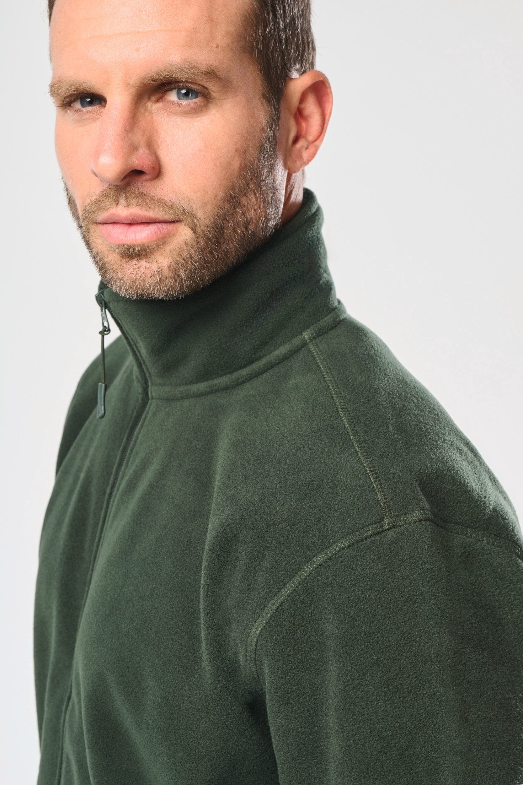 Veste micropolaire zippée homme en situation