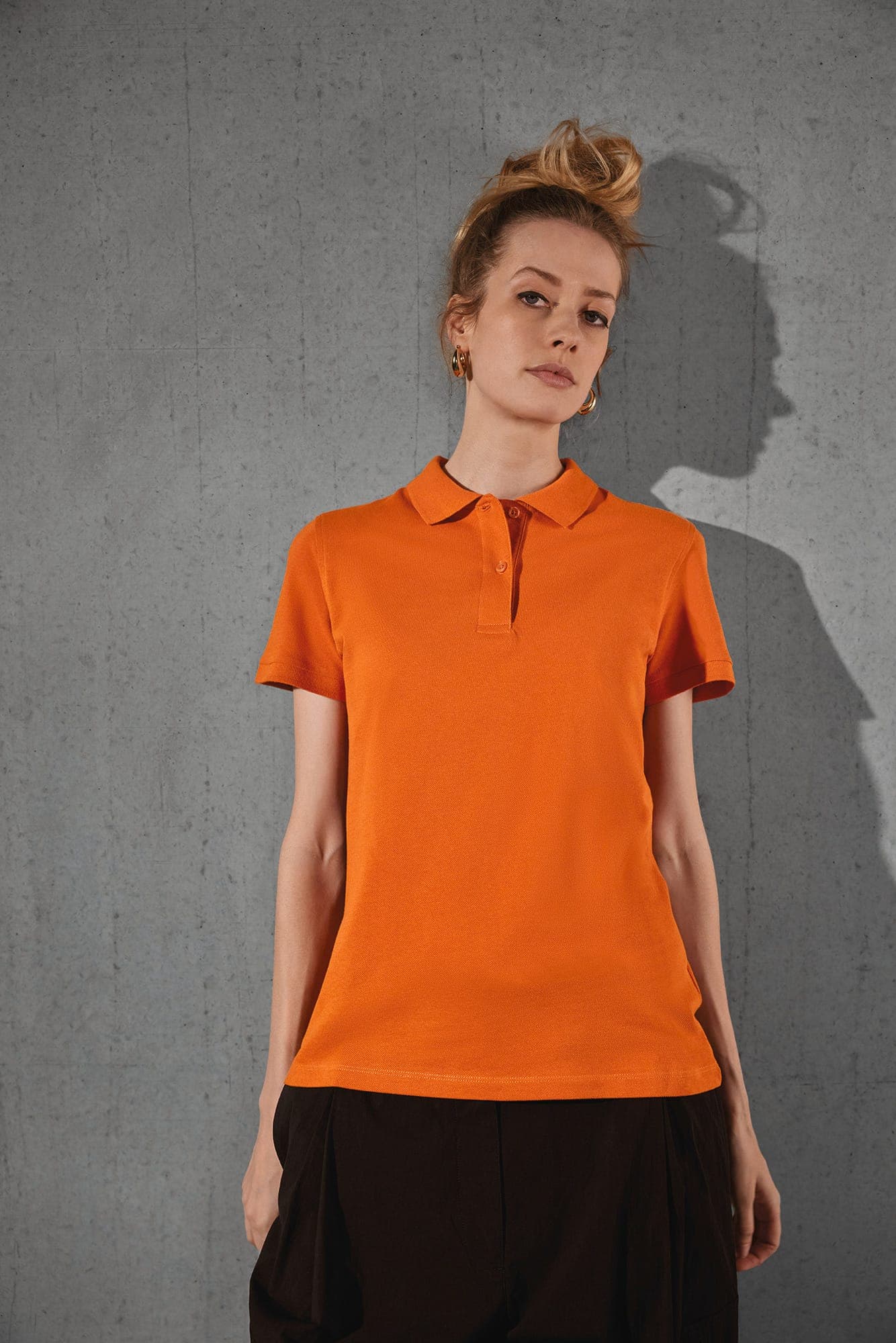 Polo bio femme en situation