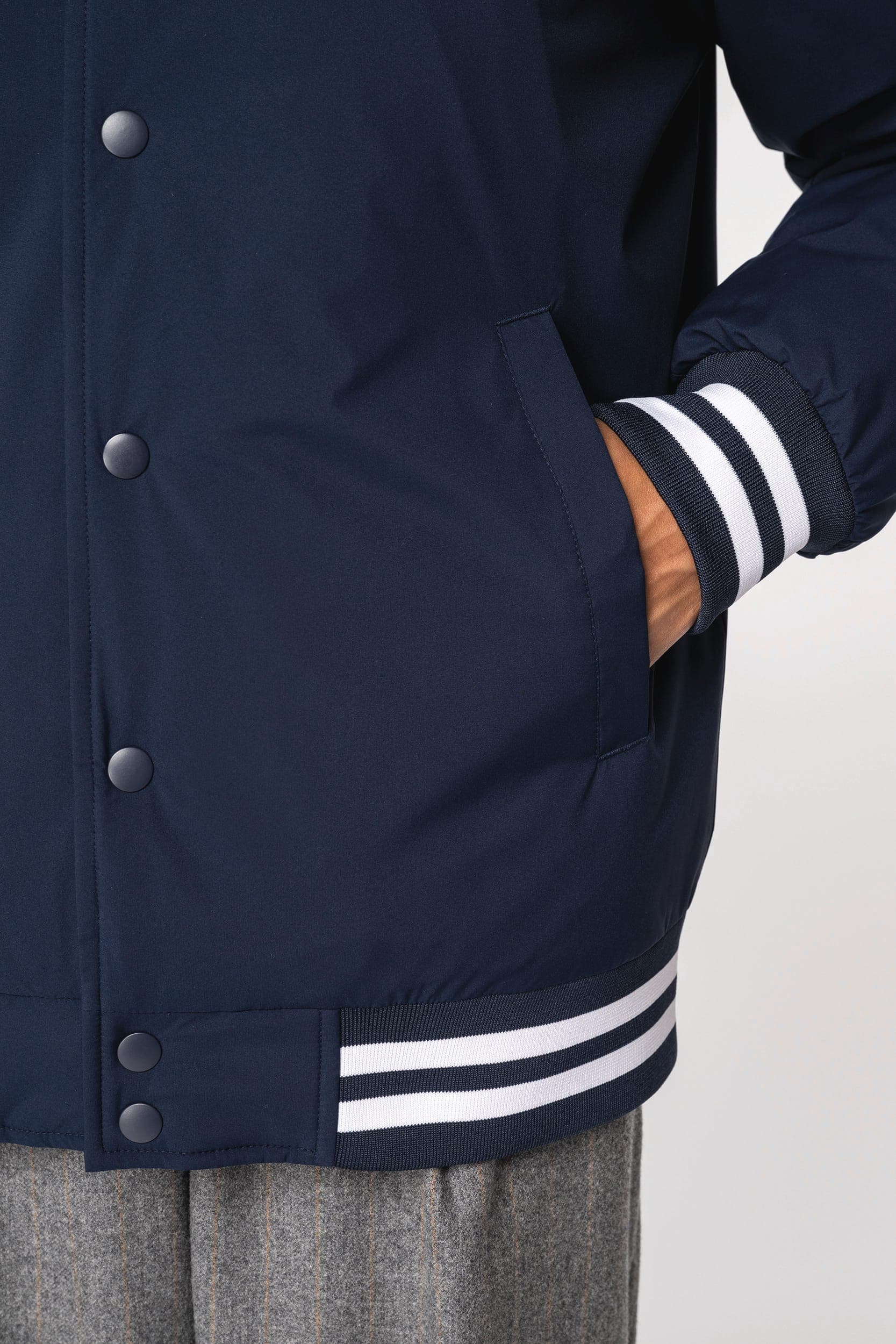 Veste teddy rembourrée écoresponsable unisexe en situation