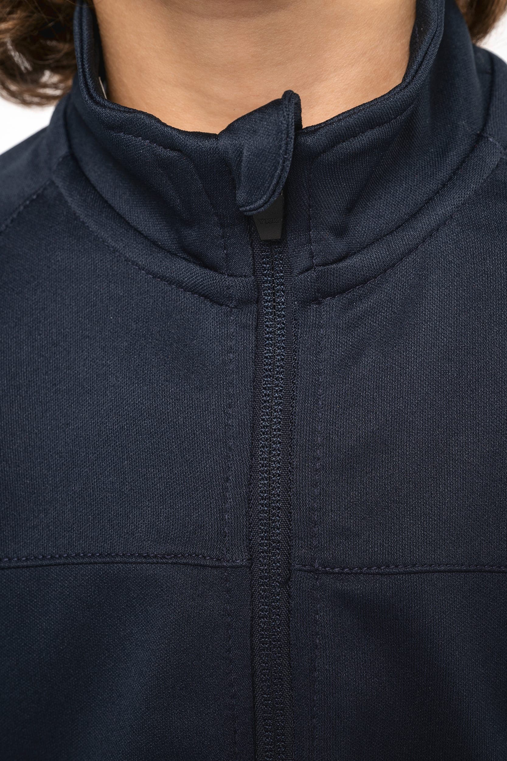 Veste de survêtement zippée enfant en situation