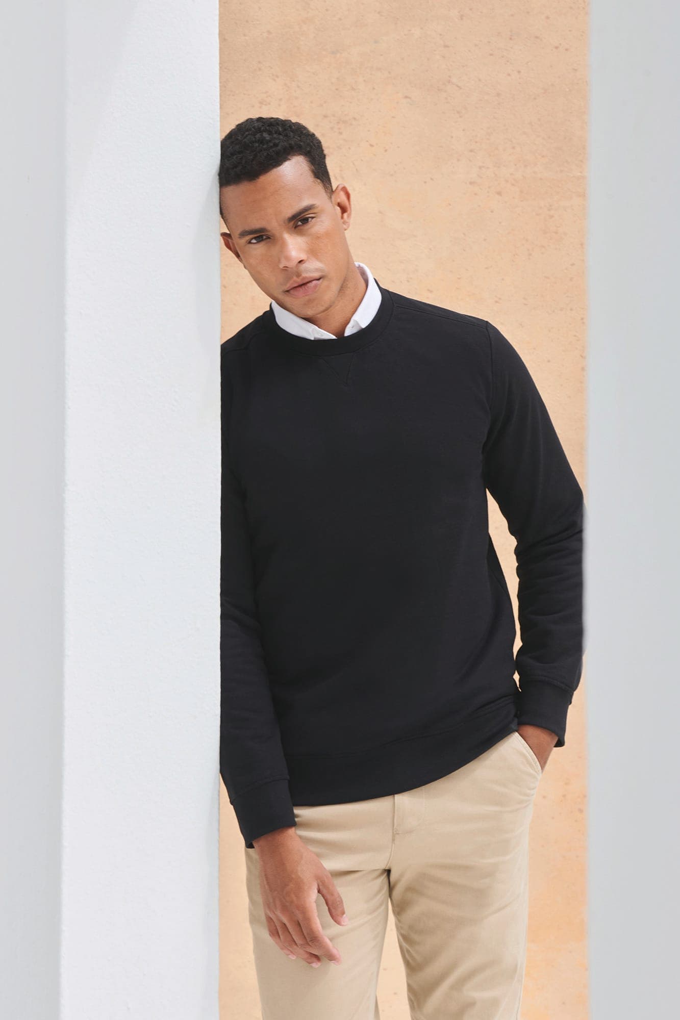 Sweat-shirt écoresponsable unisexe en situation