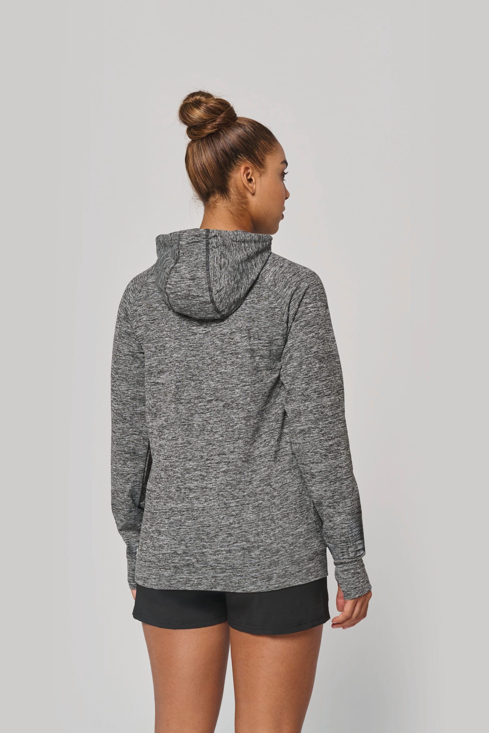 Sweat-shirt à capuche 1/4 zip sport unisexe en situation