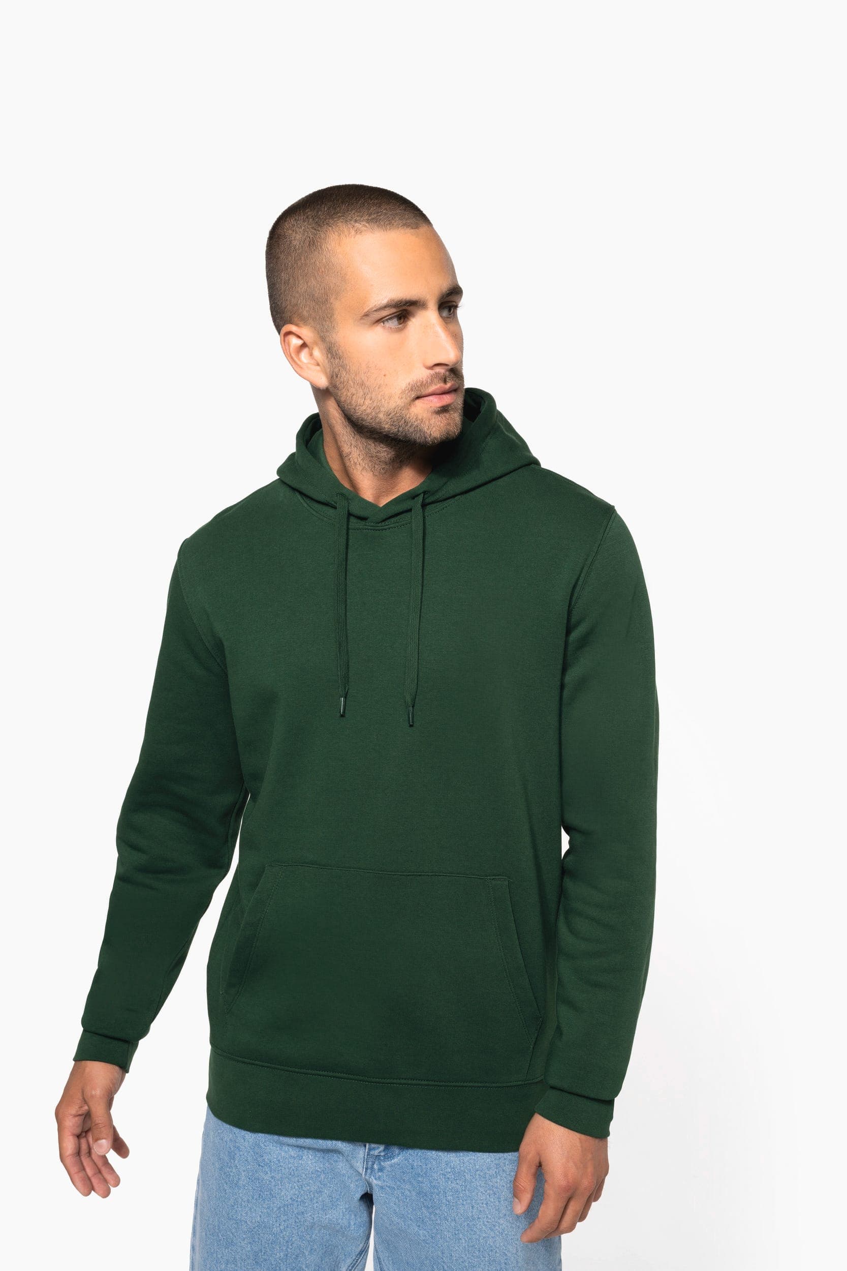 Sweat-shirt écoresponsable à capuche homme en situation