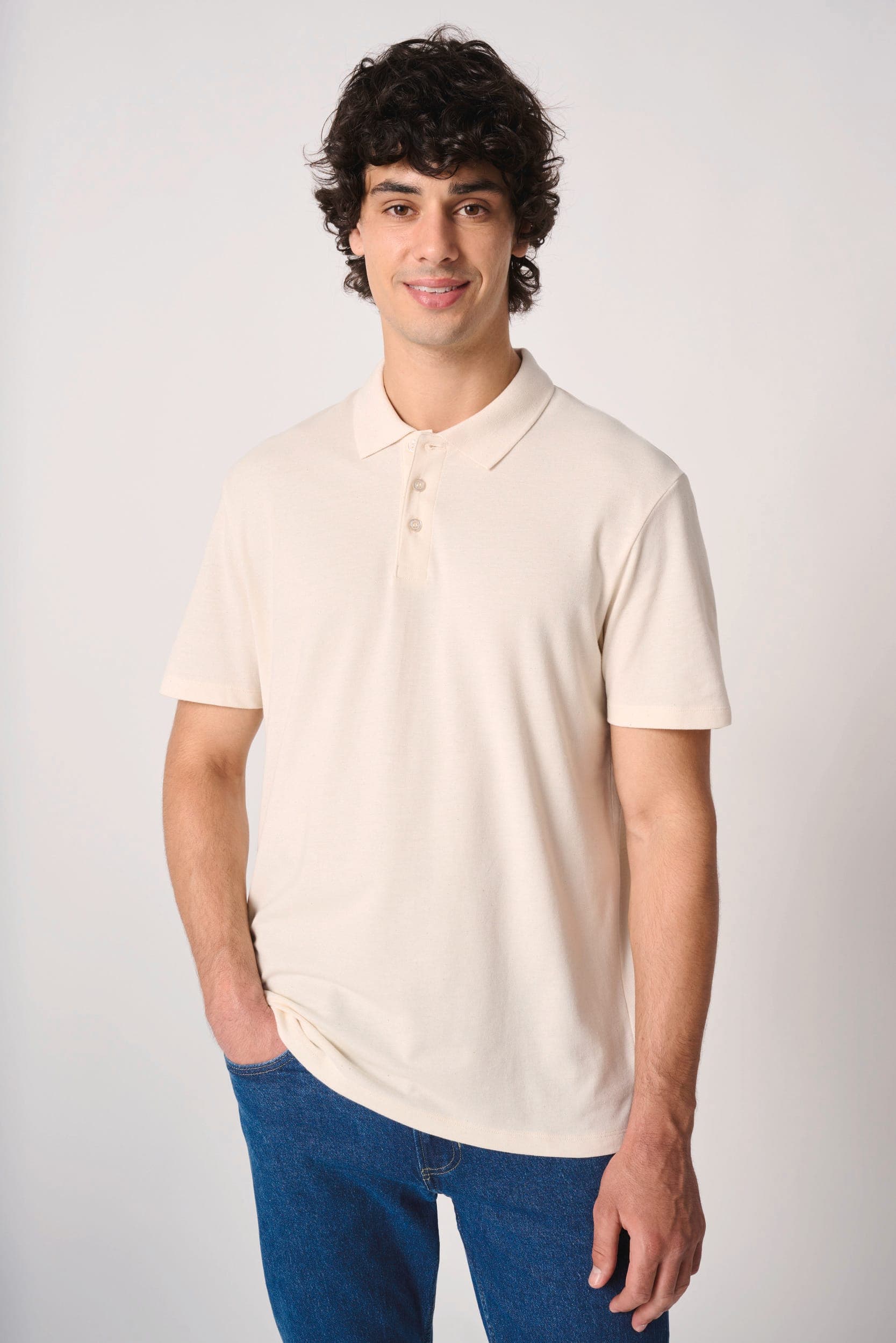 Polo piqué homme en situation