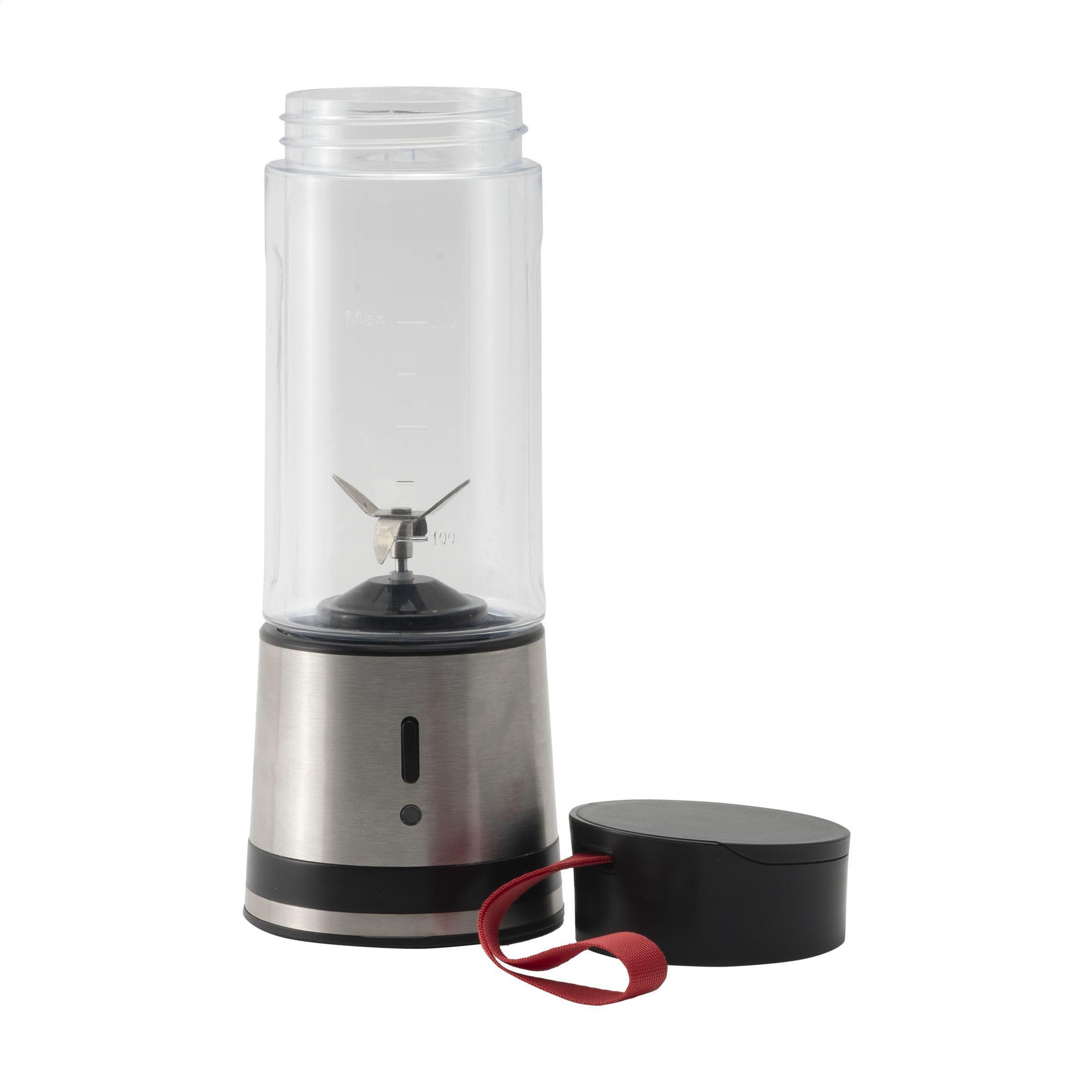 Blender rechargeable pour smoothie en situation