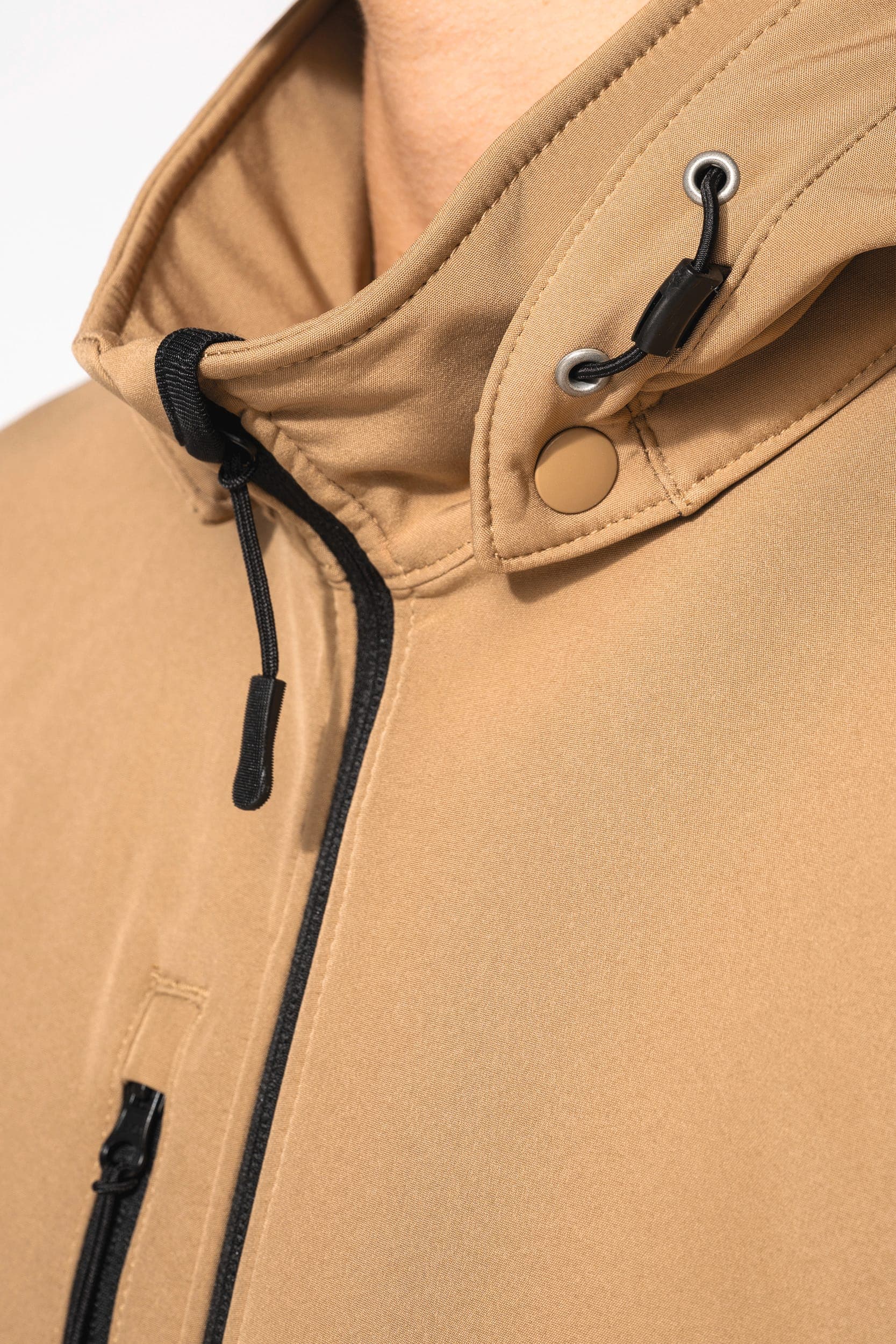 Veste Softshell 3 couches à capuche avec manches amovibles unisexe en situation