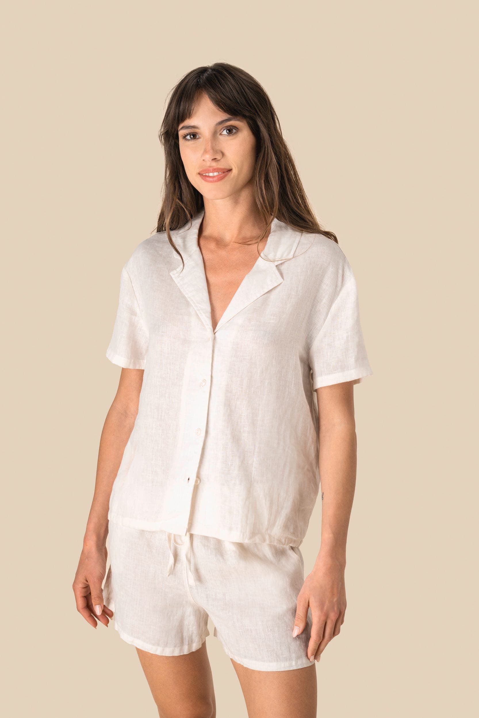 Short en lin femme en situation