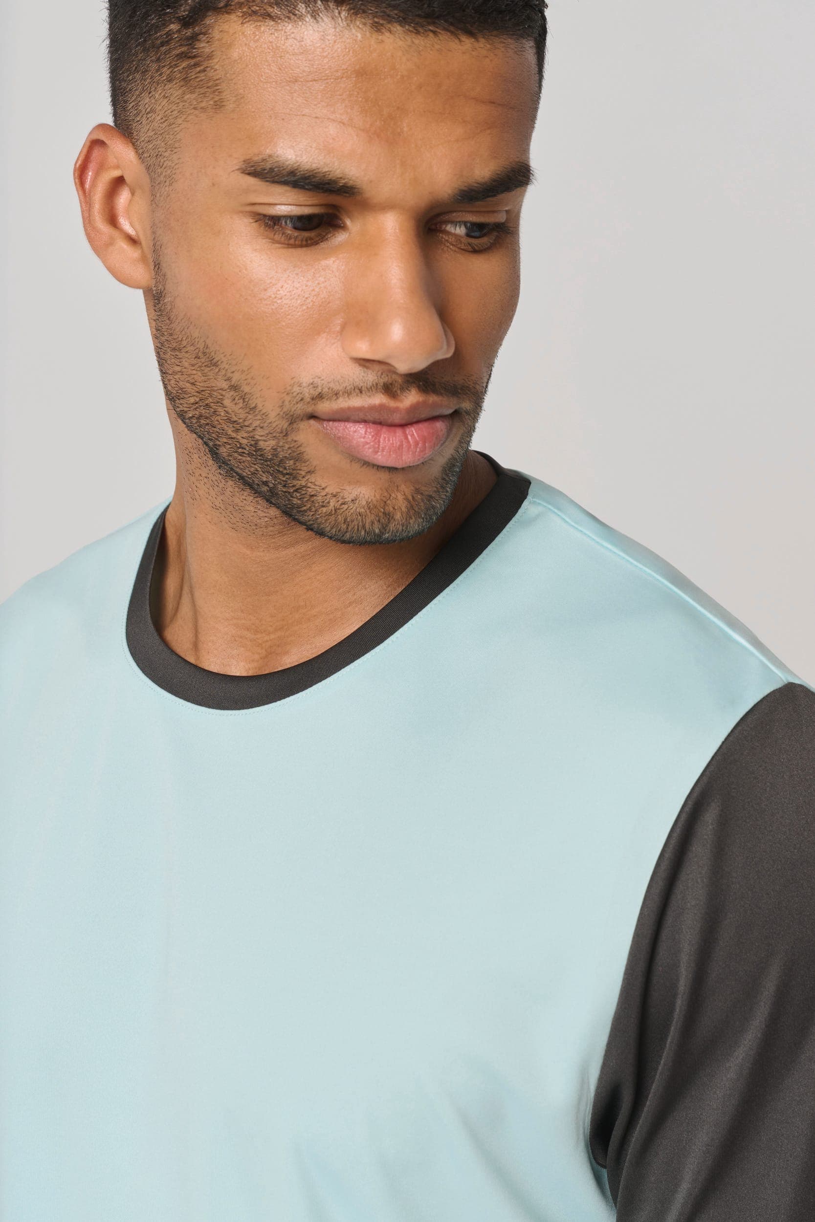 Maillot multisport manches courtes bicolore unisexe en situation