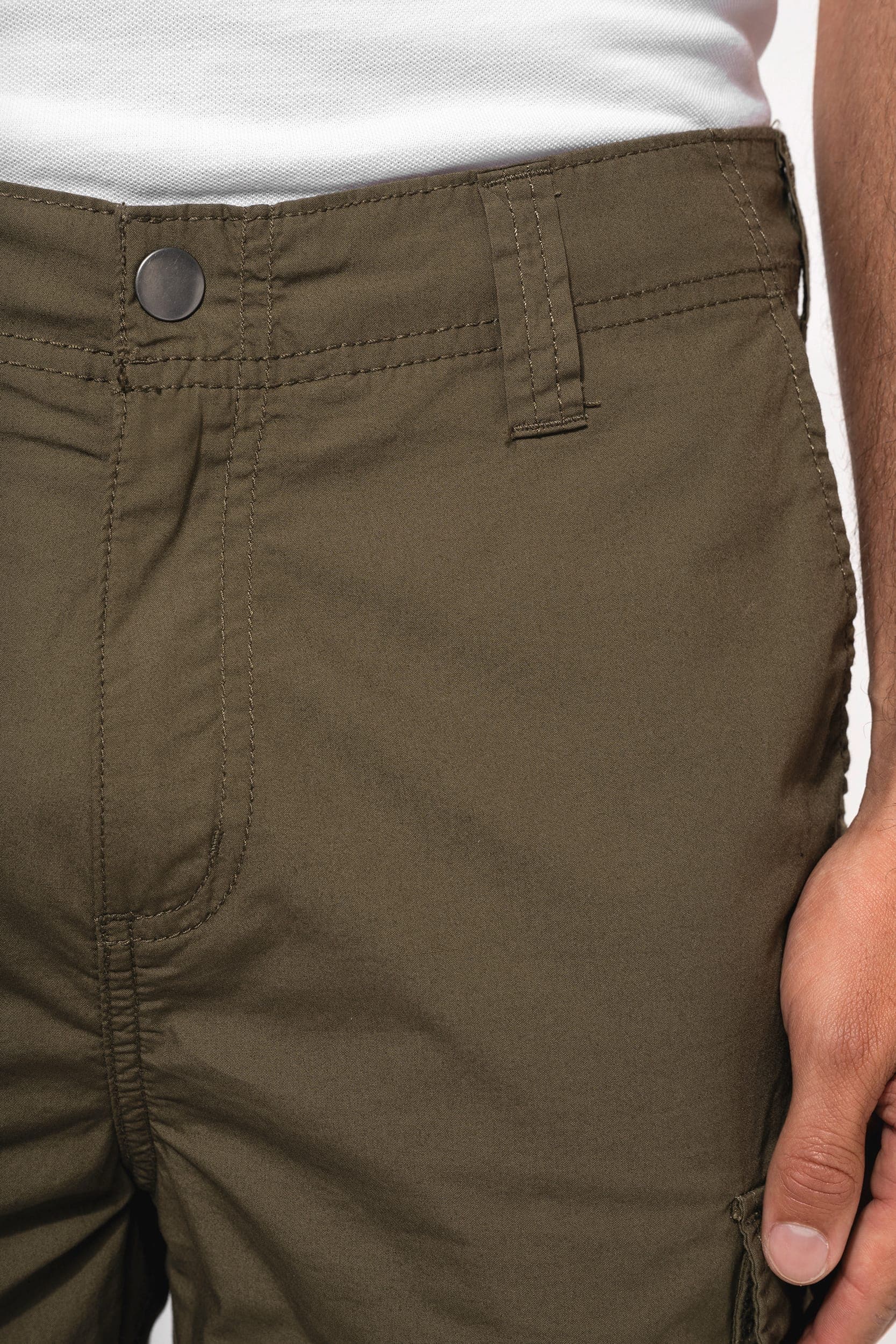 Bermuda léger multipoches homme en situation