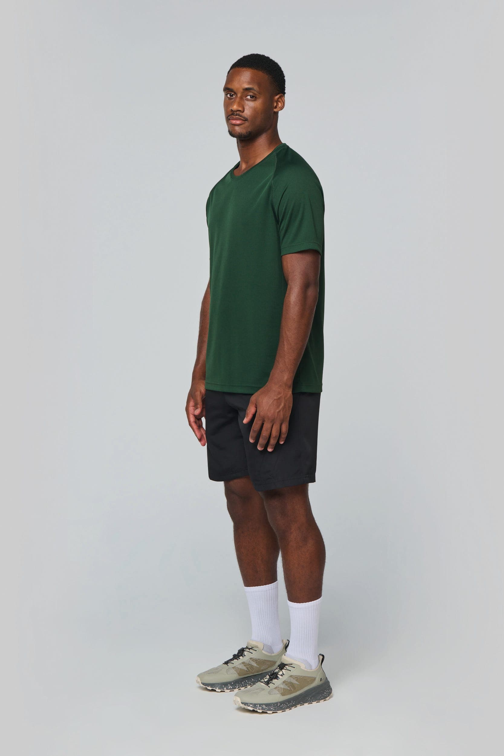 T-shirt de sport manches courtes homme en situation