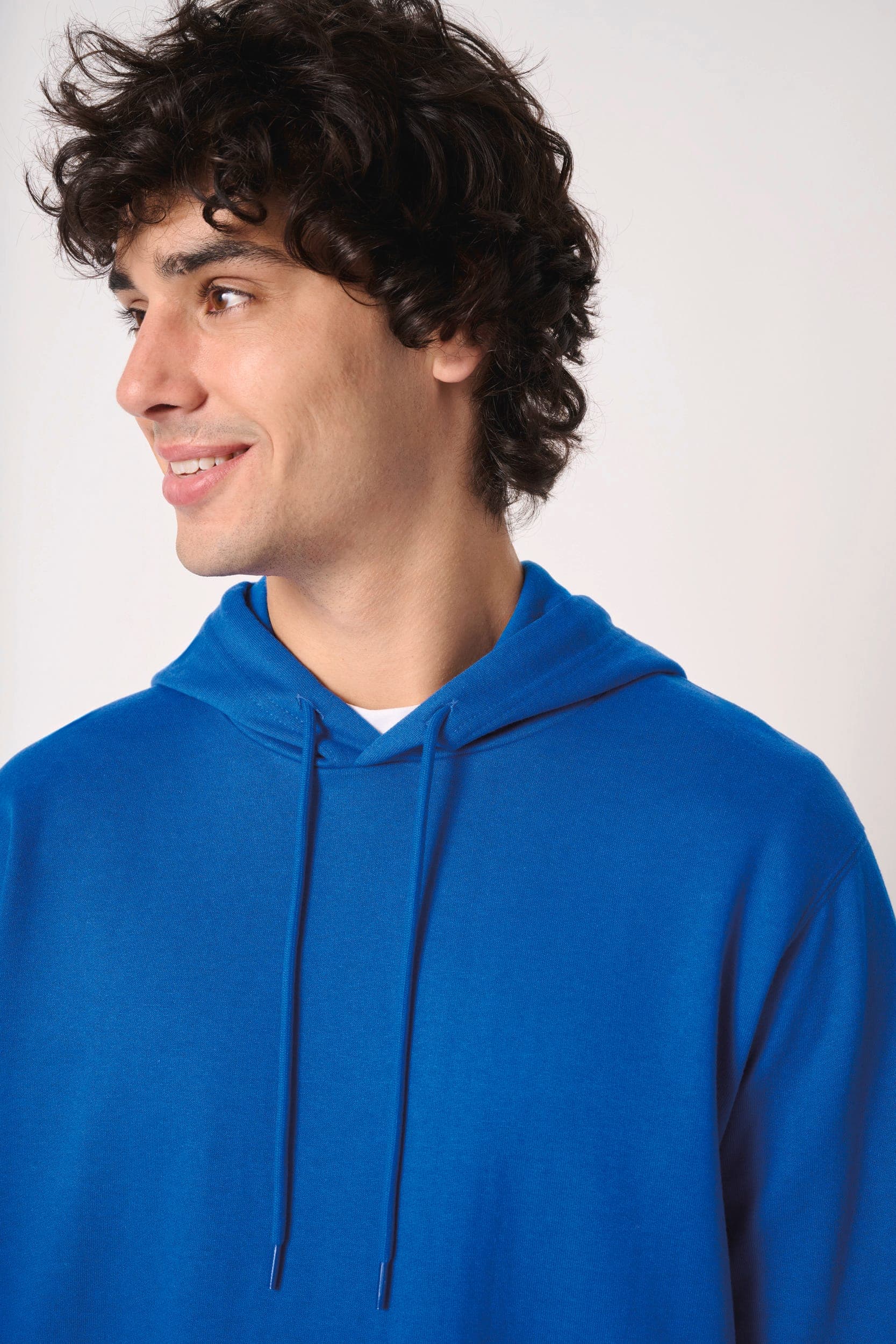 Sweat-shirt à capuche unisexe en situation