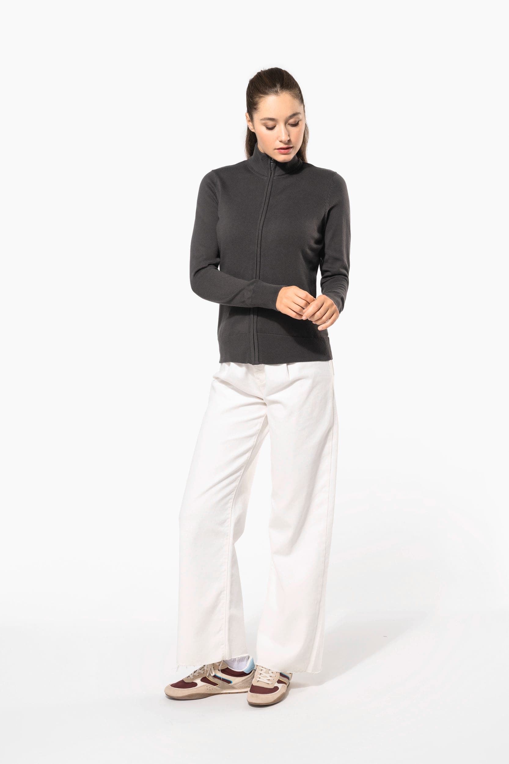 Cardigan zippé femme en situation