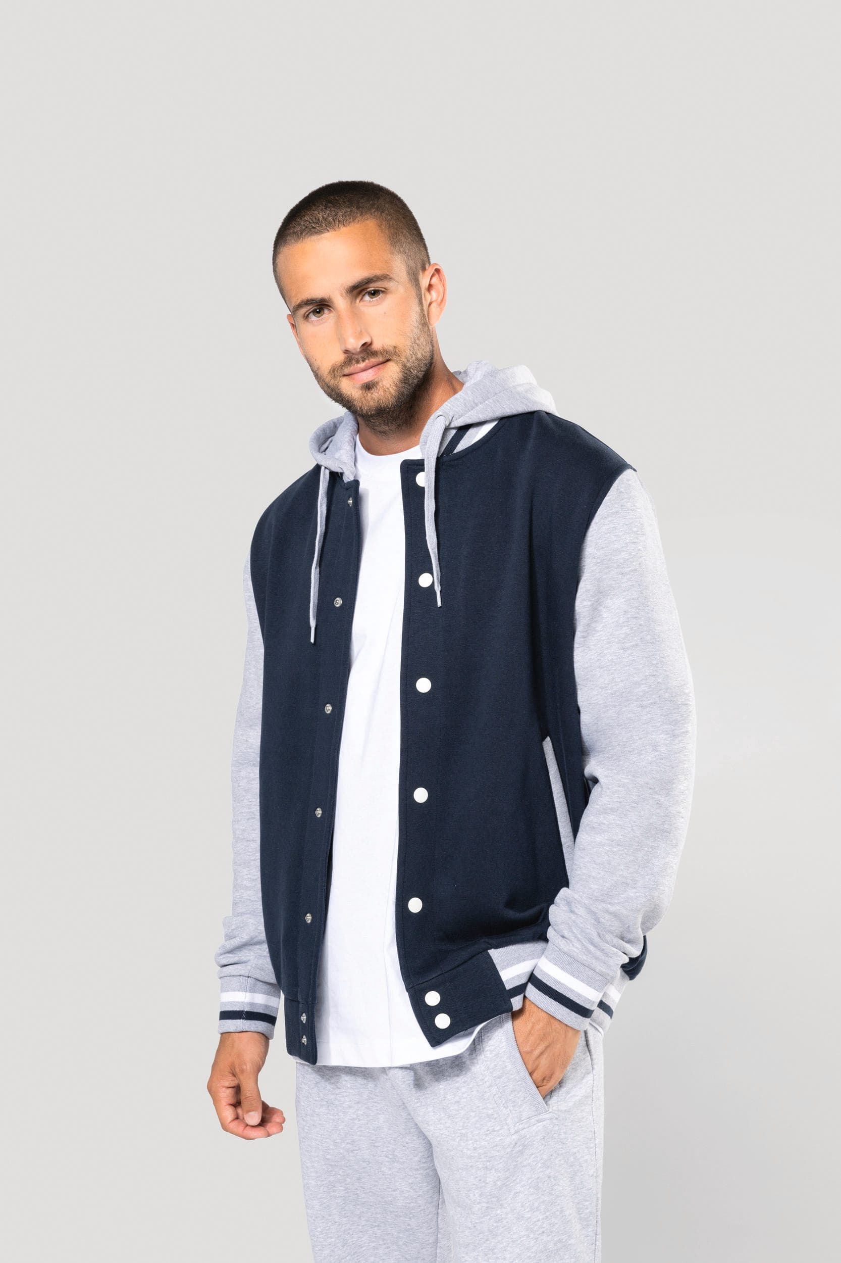 Blouson Teddy à capuche unisexe en situation