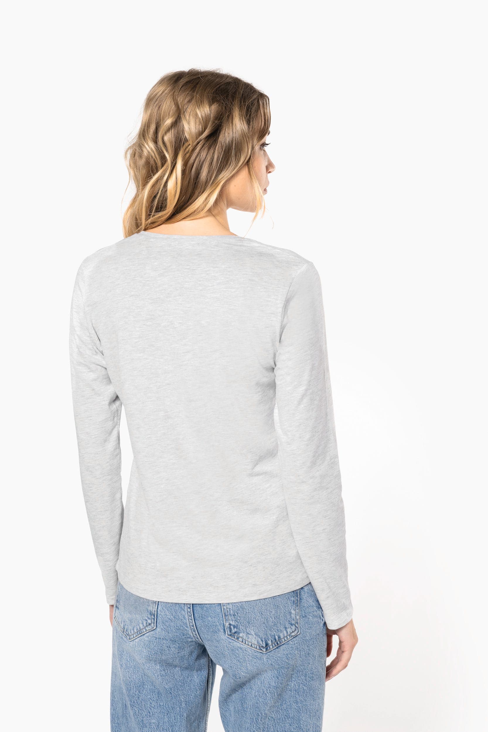 T-shirt col rond manches longues femme en situation