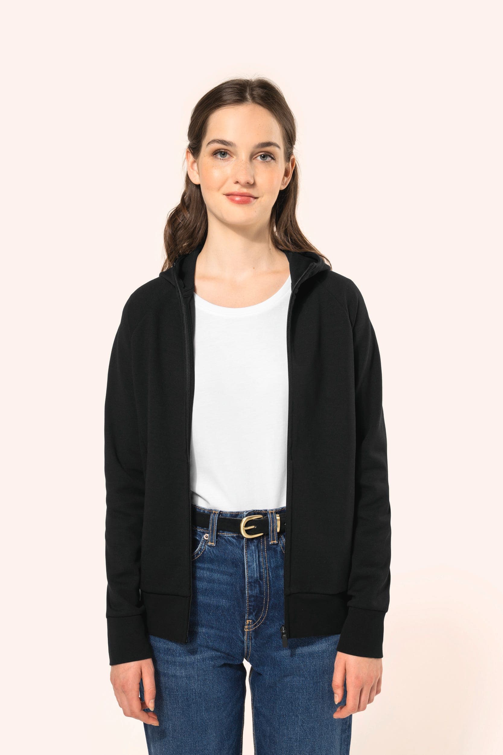 Veste zippée à capuche femme en situation