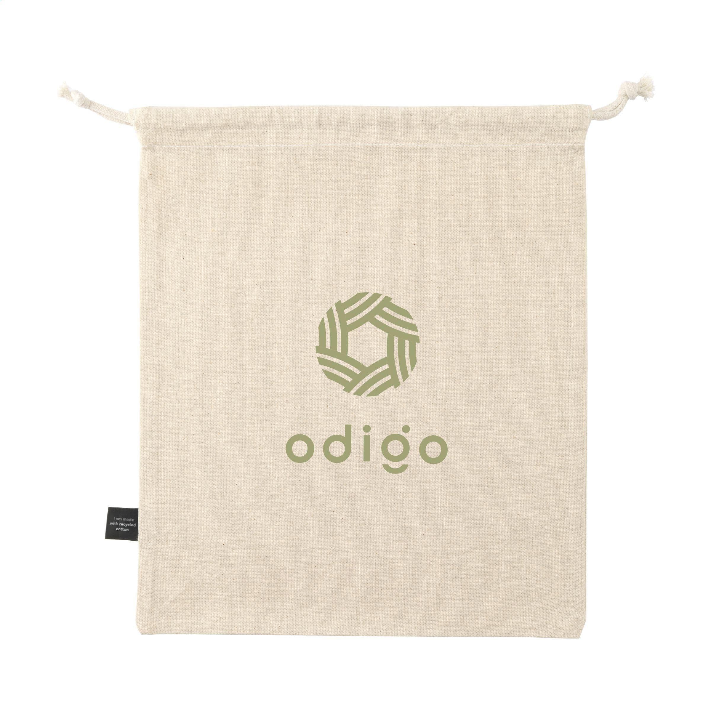 Pochette cadeau naturelle coton GRS recyclé (150 g/m²) M en situation