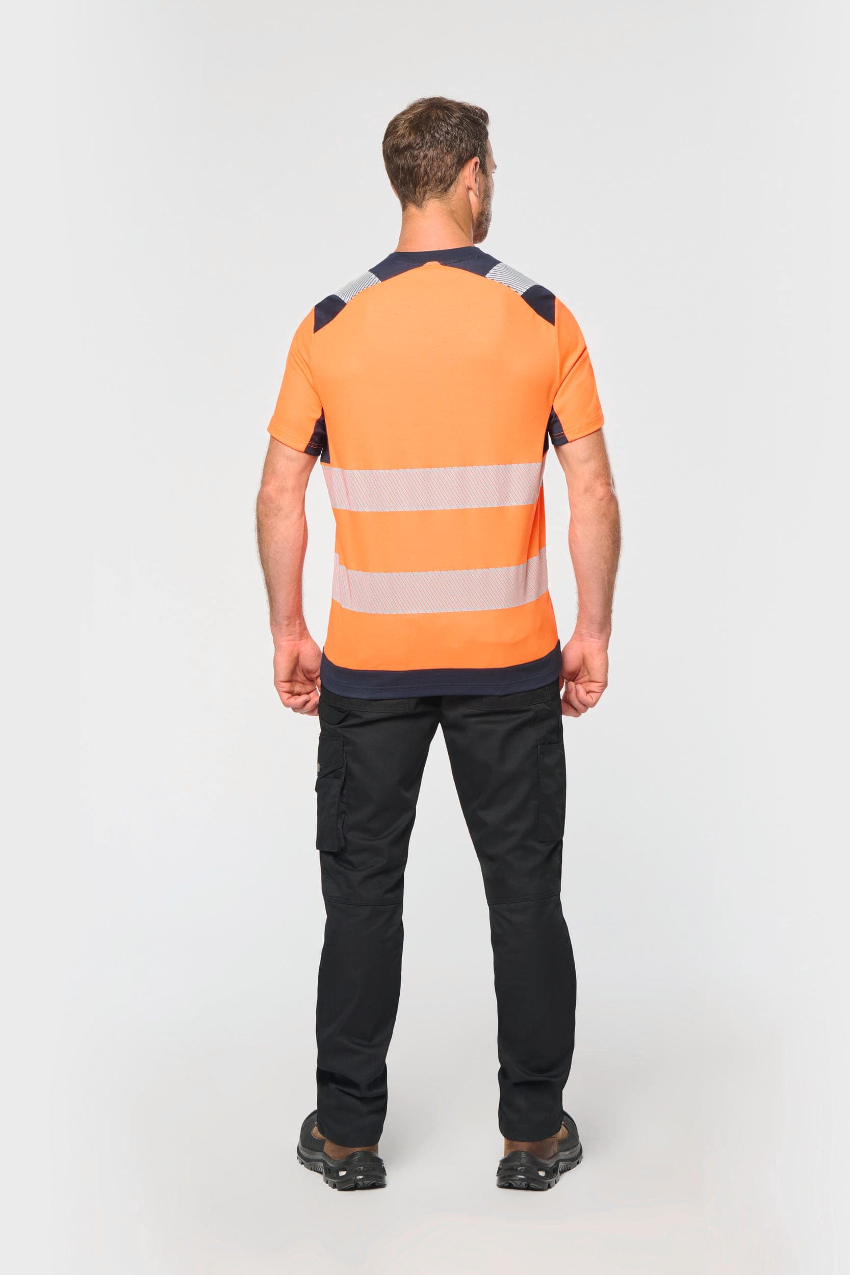 T-shirt de sécurité recyclé manches courtes unisexe en situation